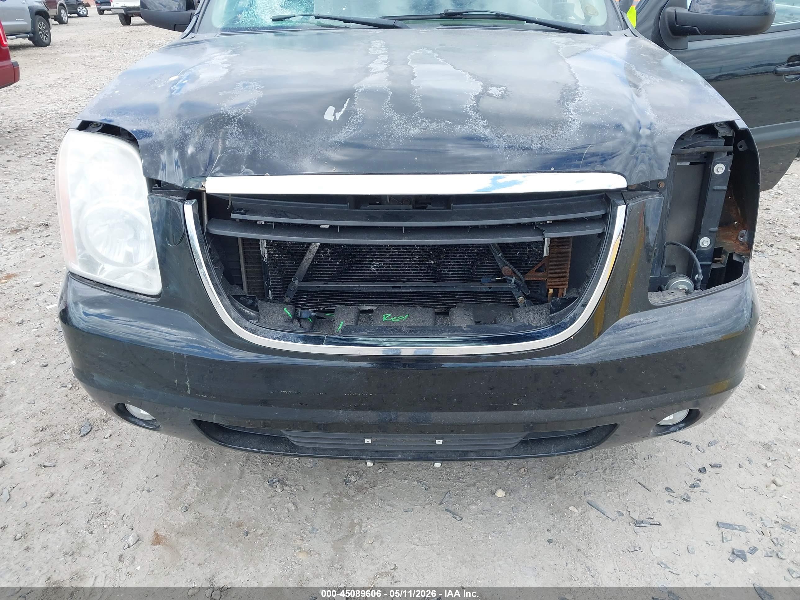 GMC YUKON image 6