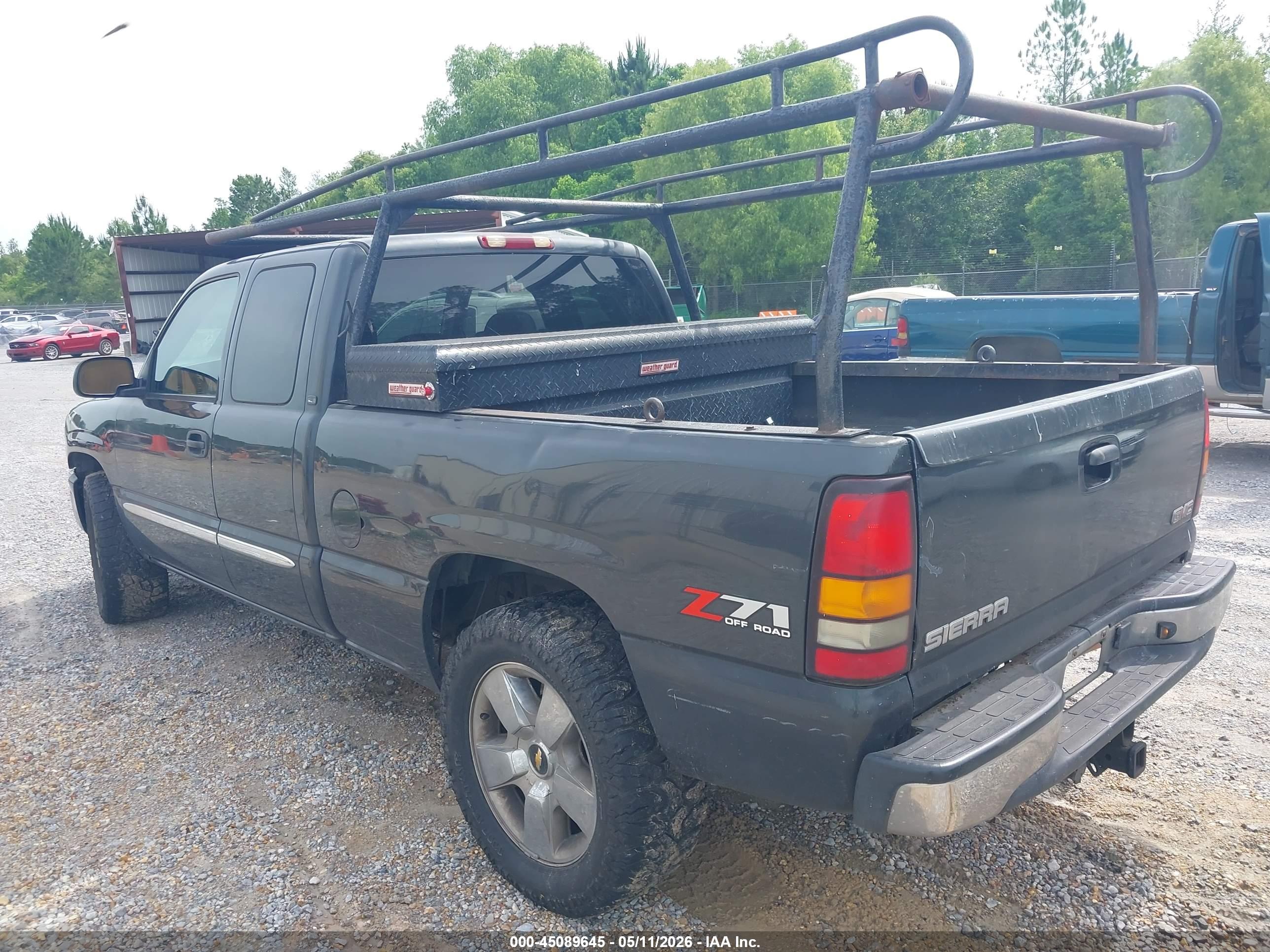 GMC SIERRA image 3