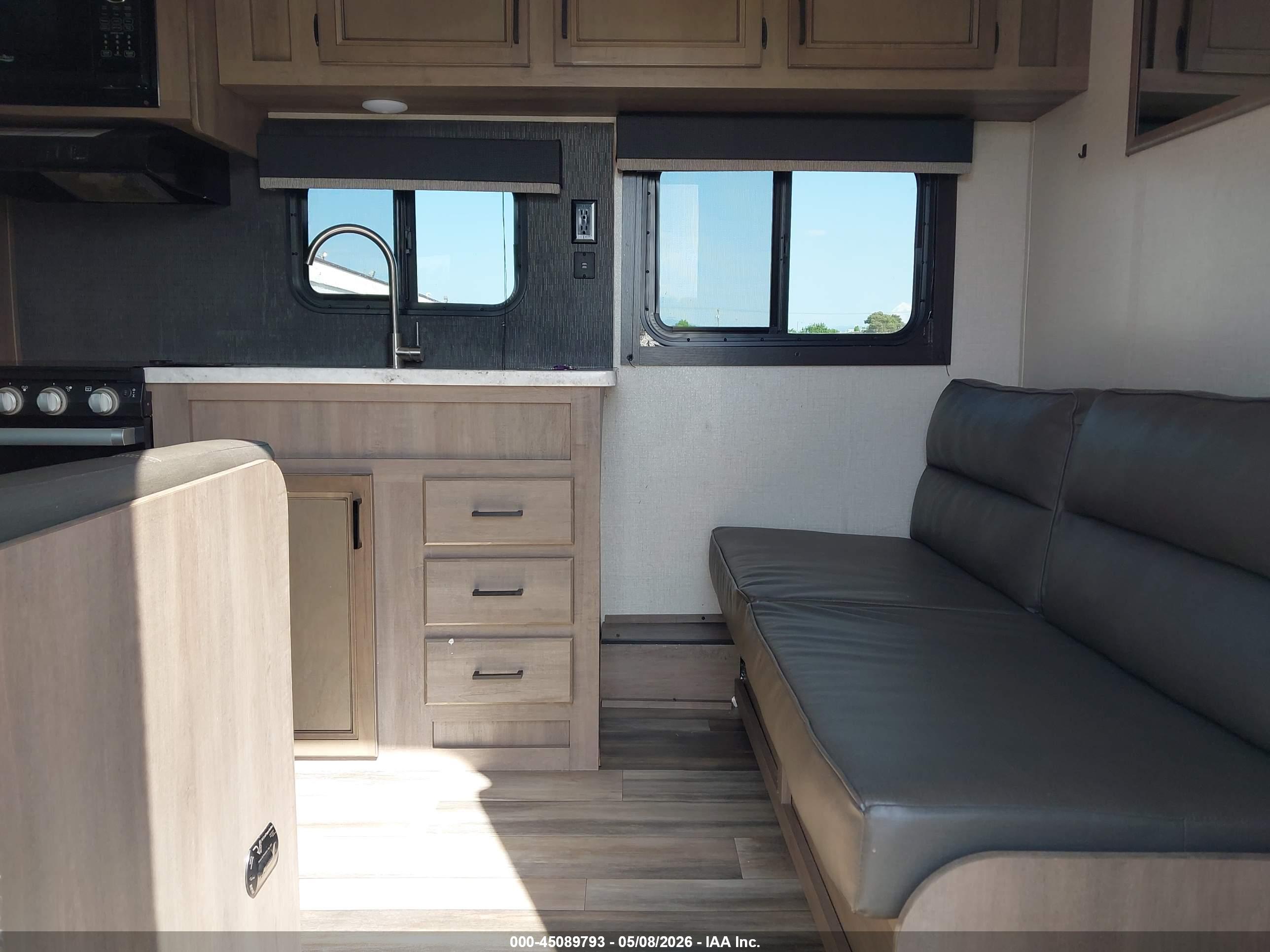 STARCRAFT RV image 5