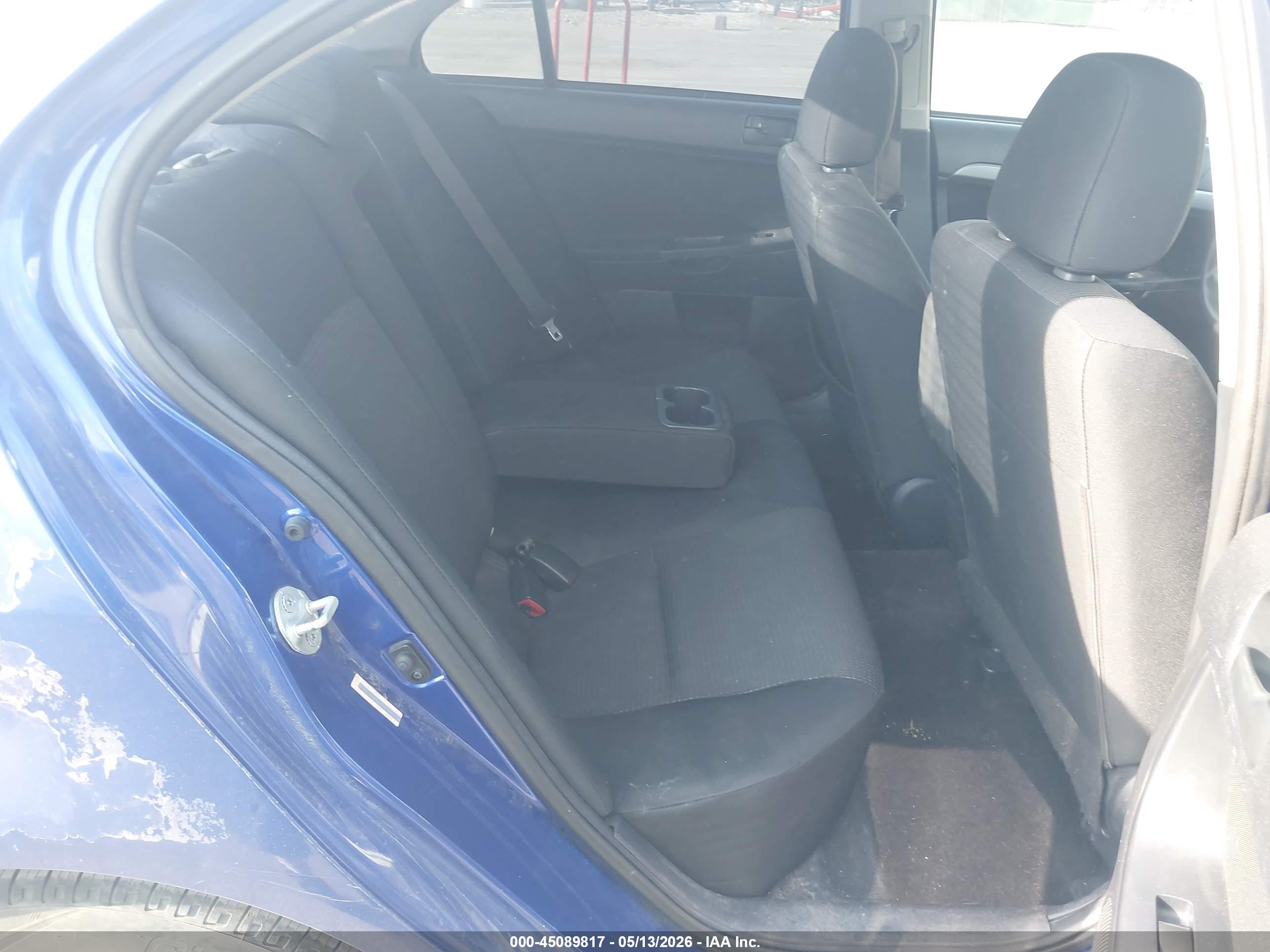 MITSUBISHI LANCER image 8