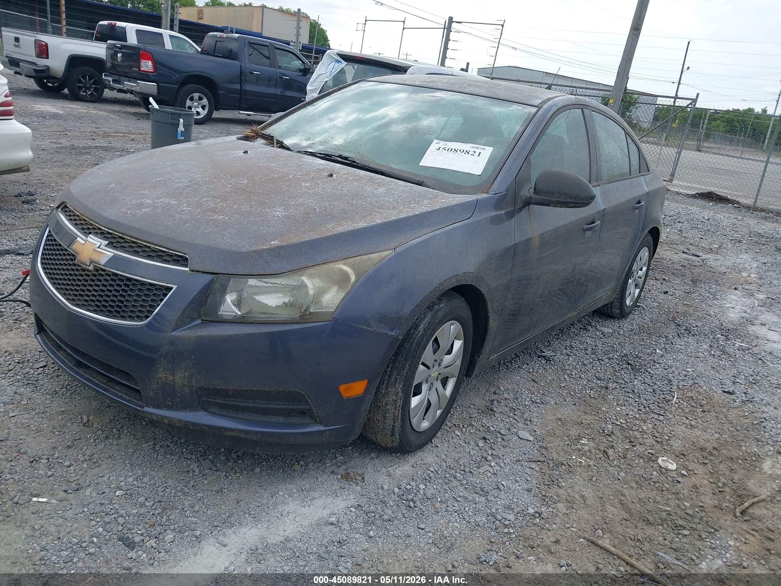 CHEVROLET CRUZE image 2