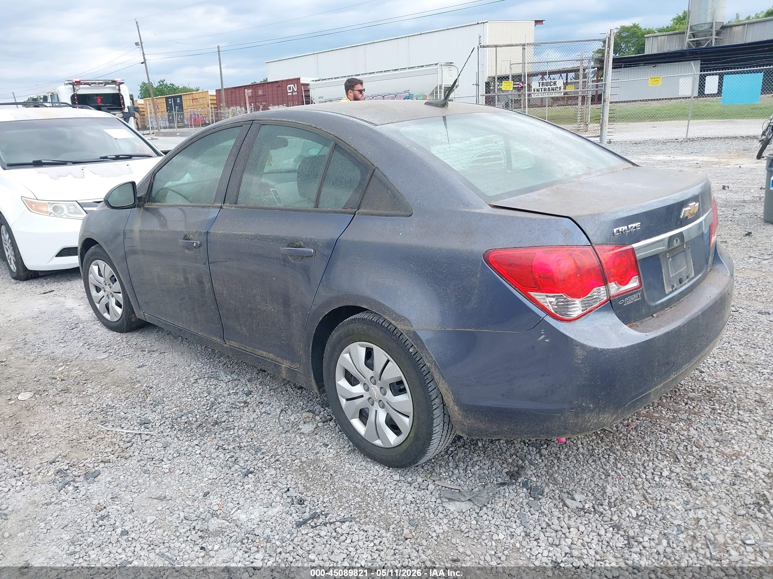 CHEVROLET CRUZE image 3