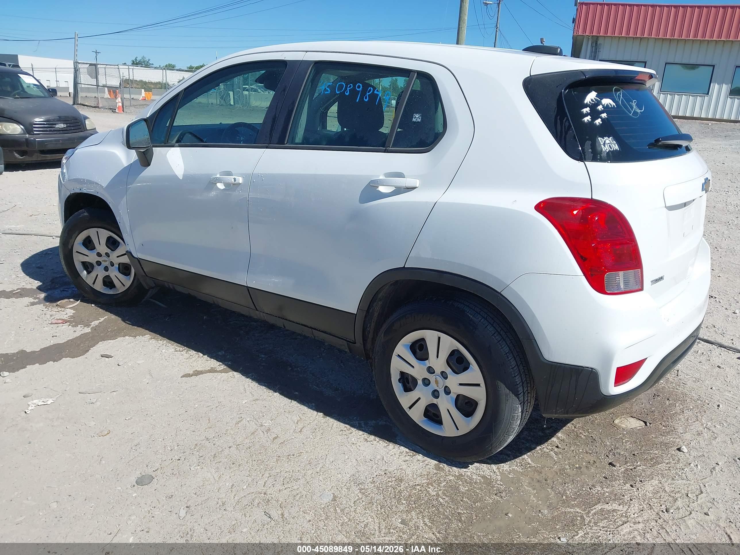 CHEVROLET TRAX image 3