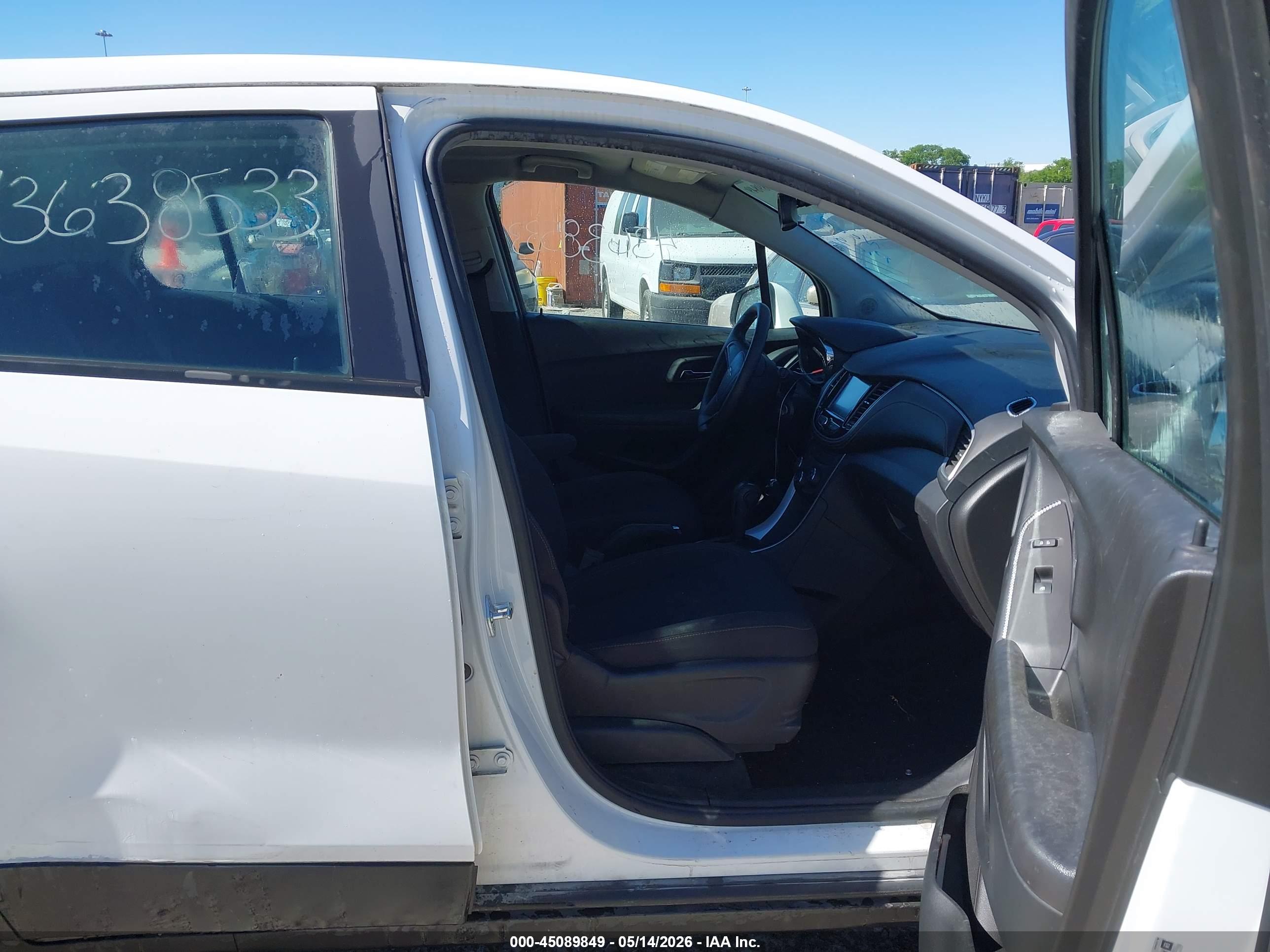 CHEVROLET TRAX image 5