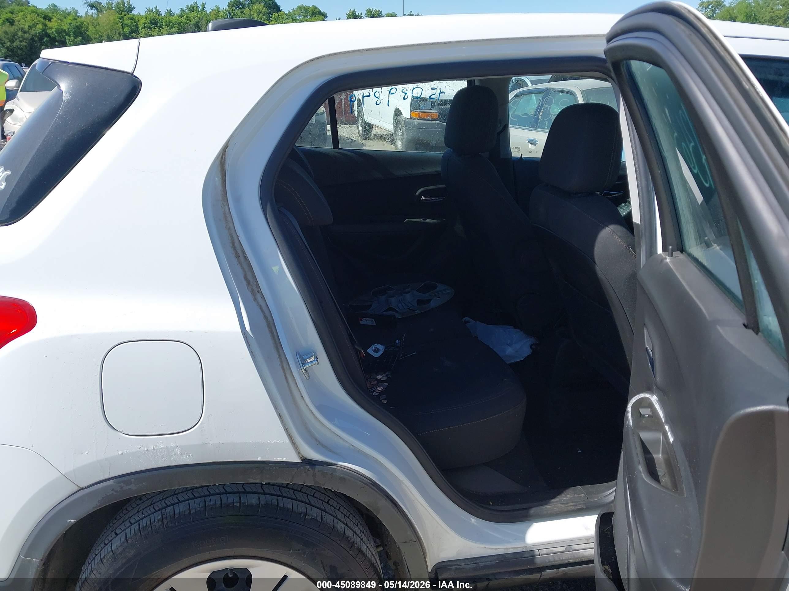 CHEVROLET TRAX image 8