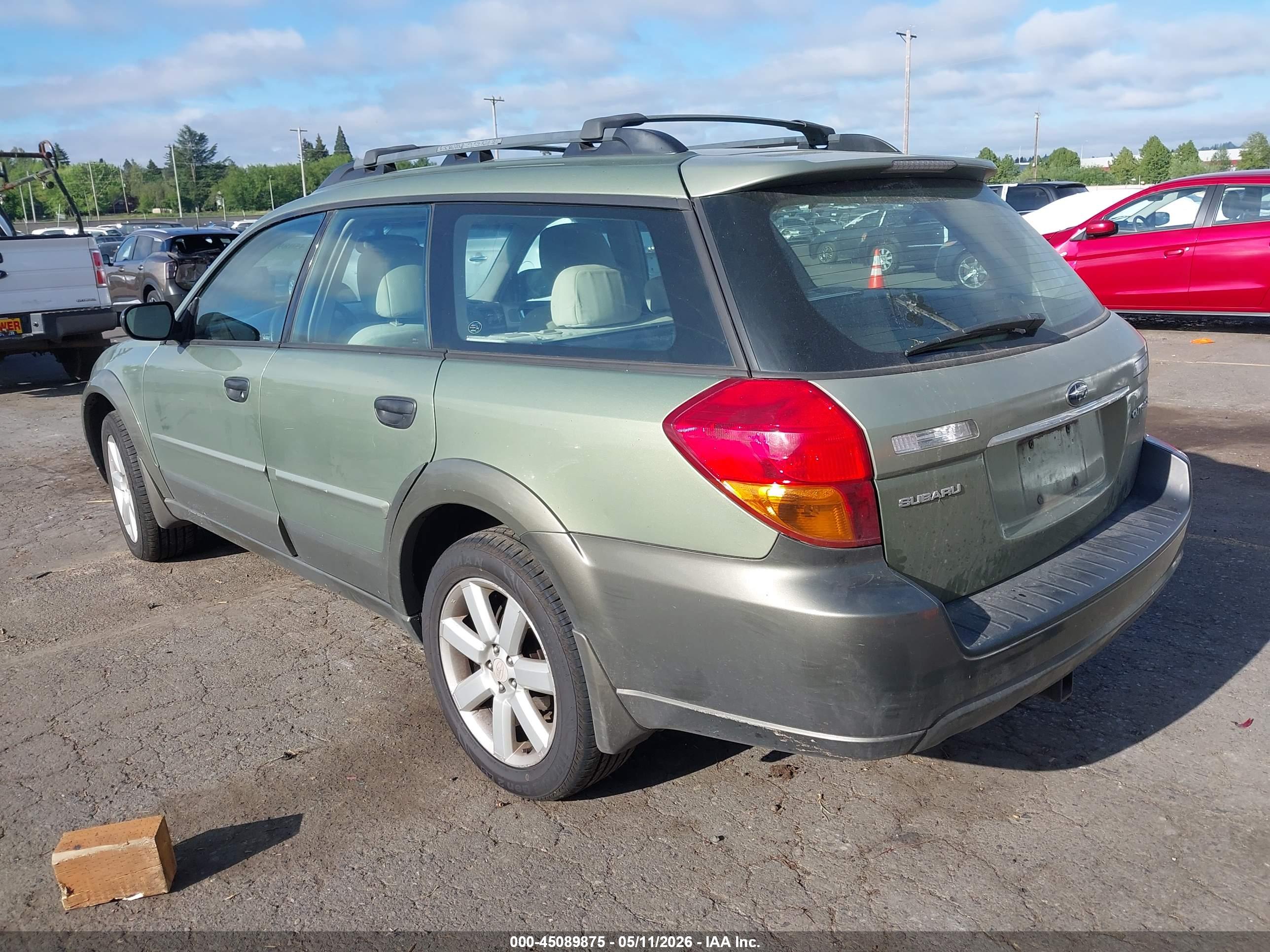 SUBARU OUTBACK image 3