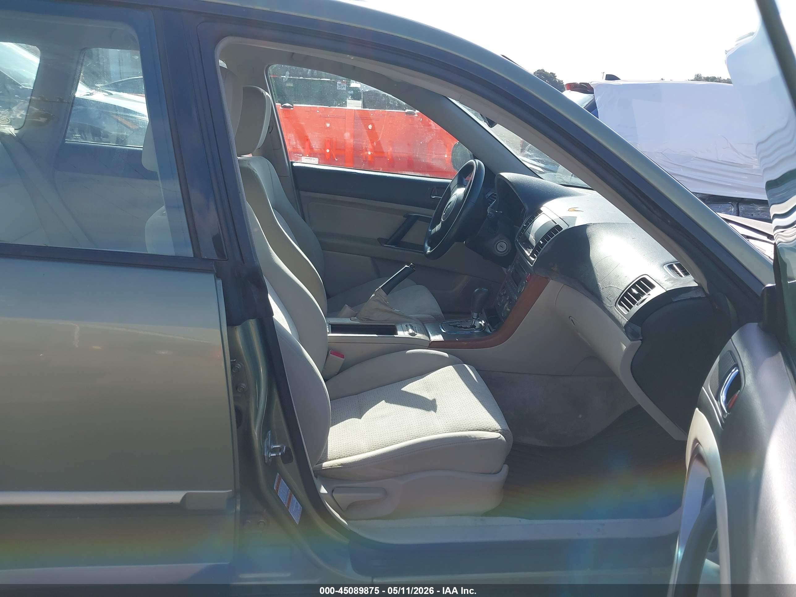 SUBARU OUTBACK image 5