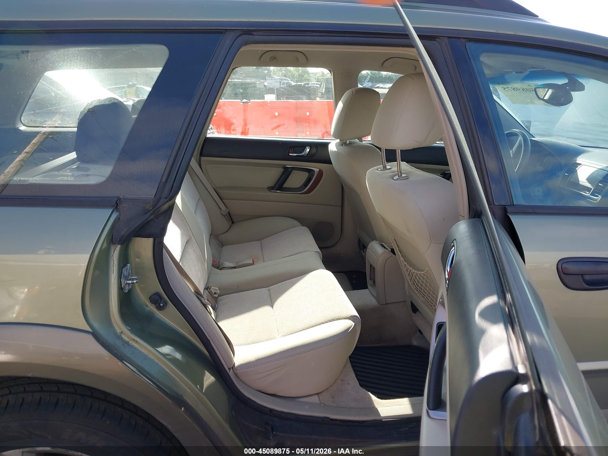 SUBARU OUTBACK image 8