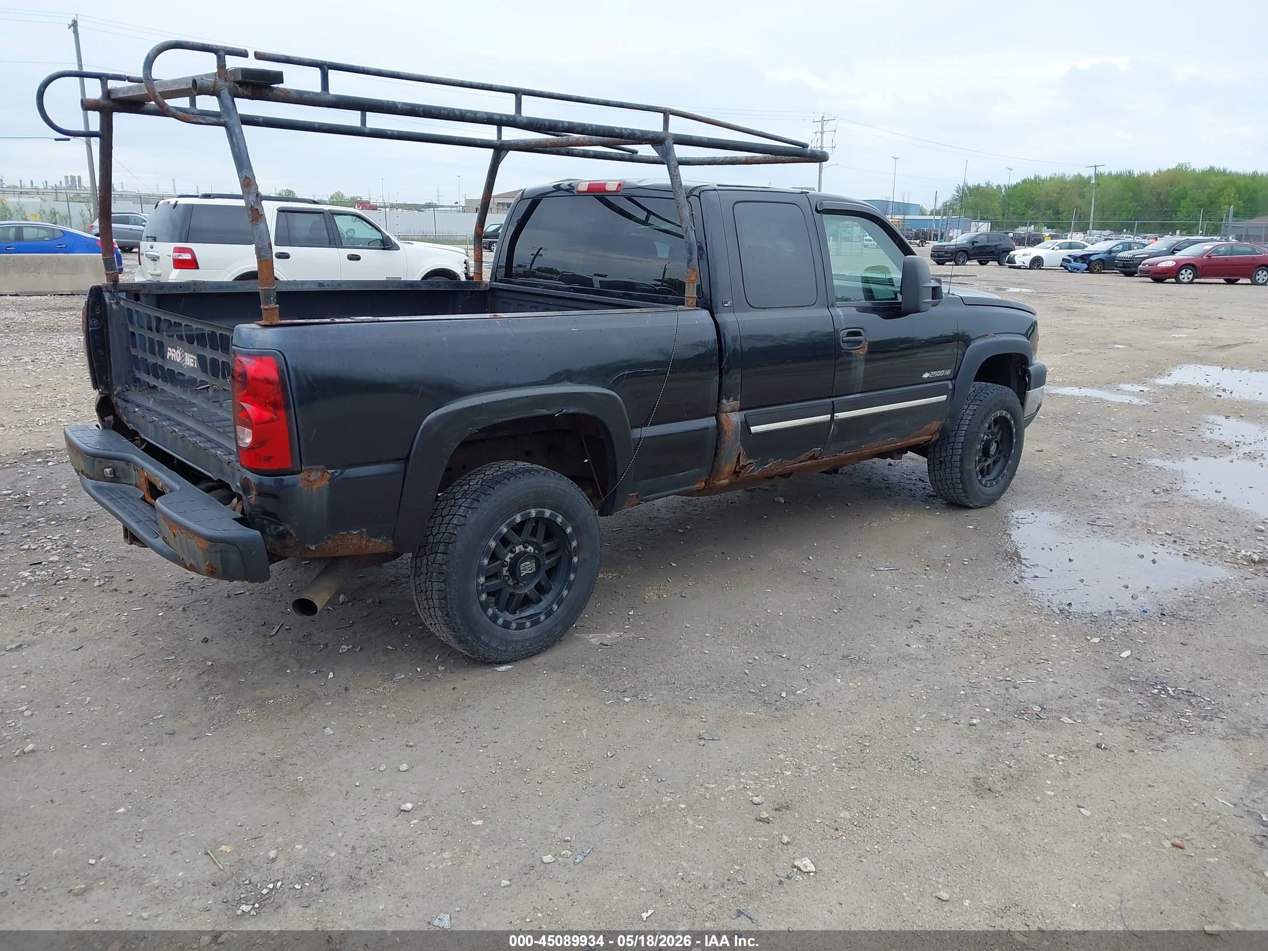 CHEVROLET SILVERADO image 4