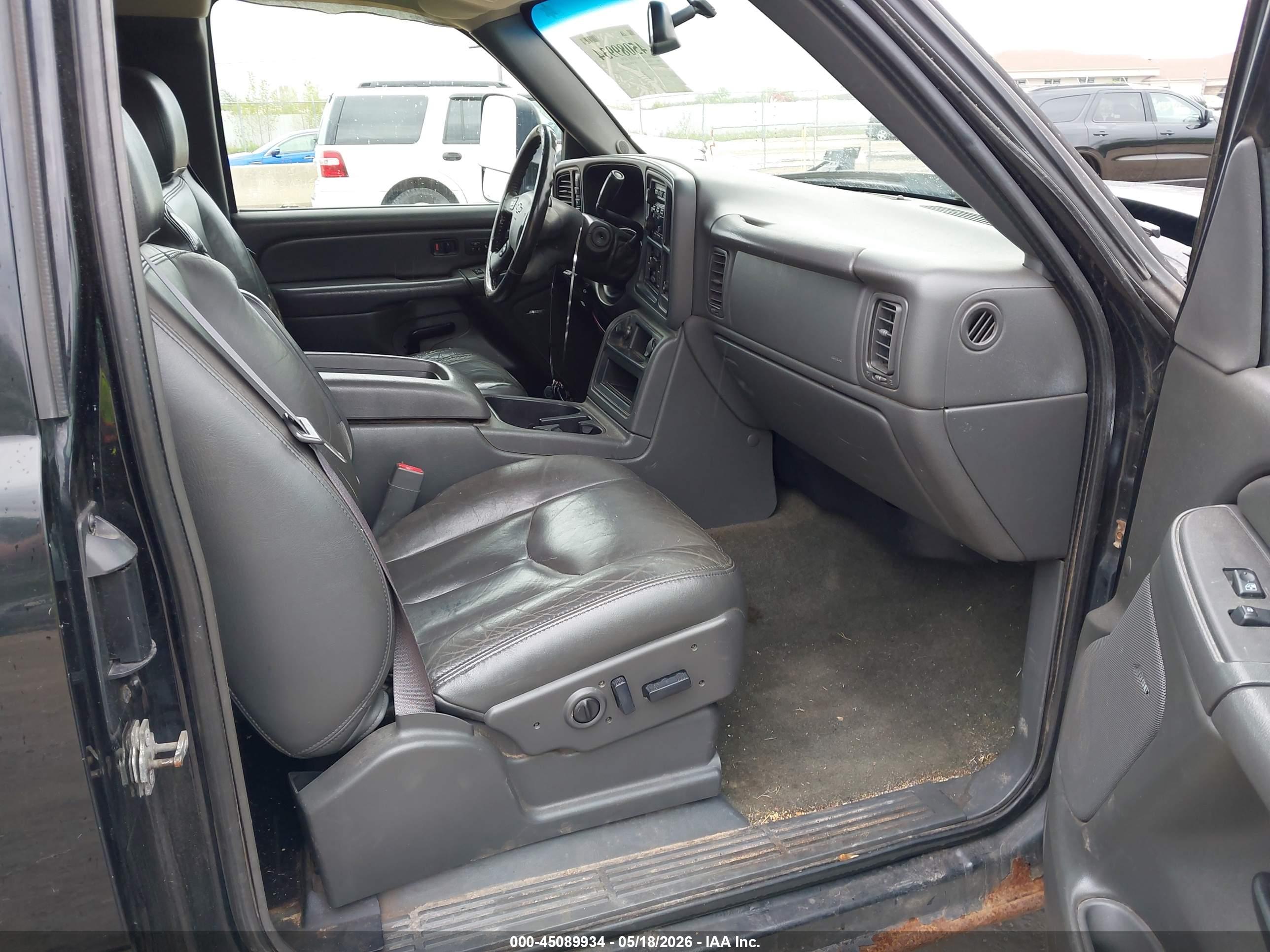 CHEVROLET SILVERADO image 5