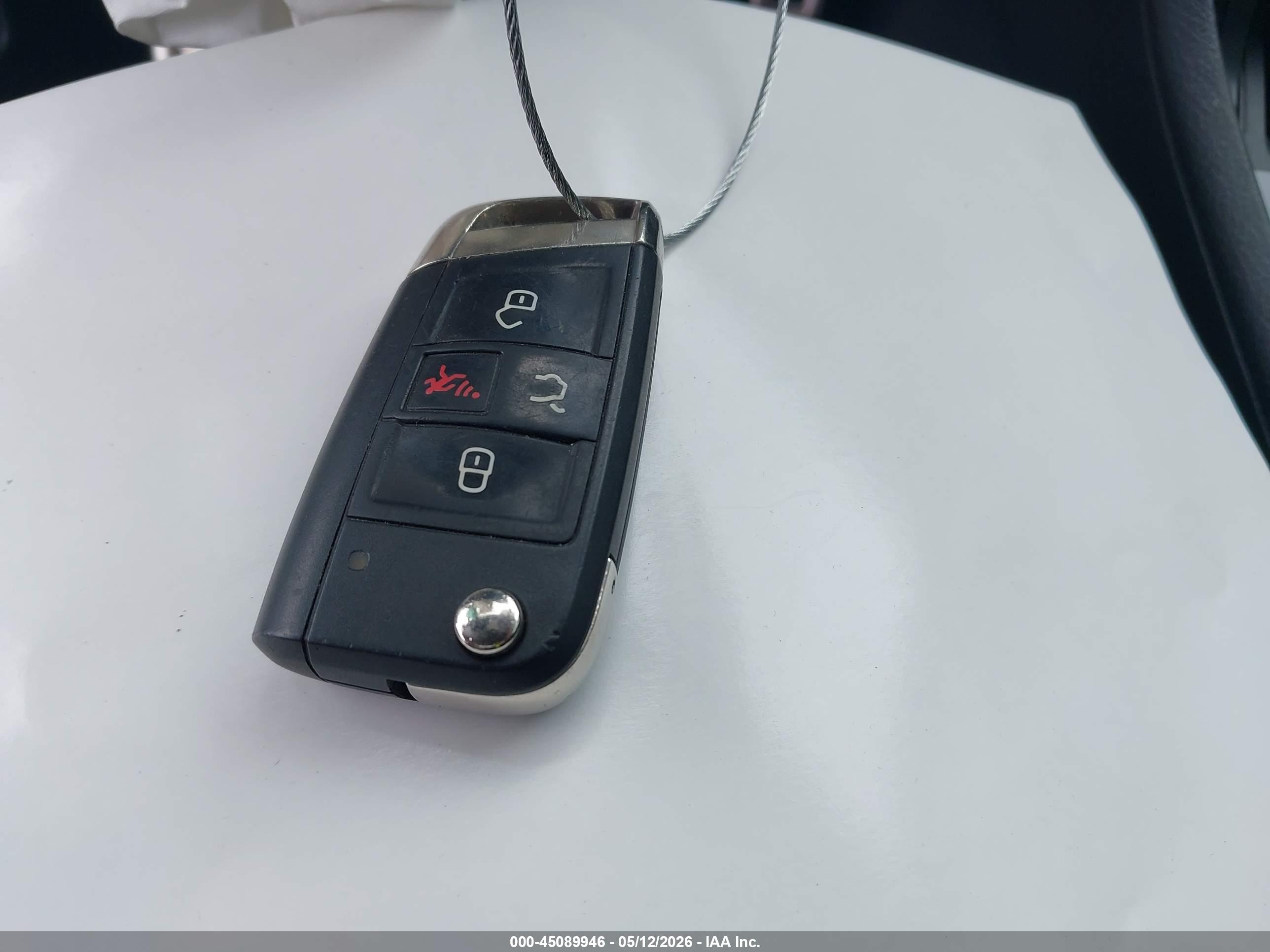 VOLKSWAGEN GOLF image 11