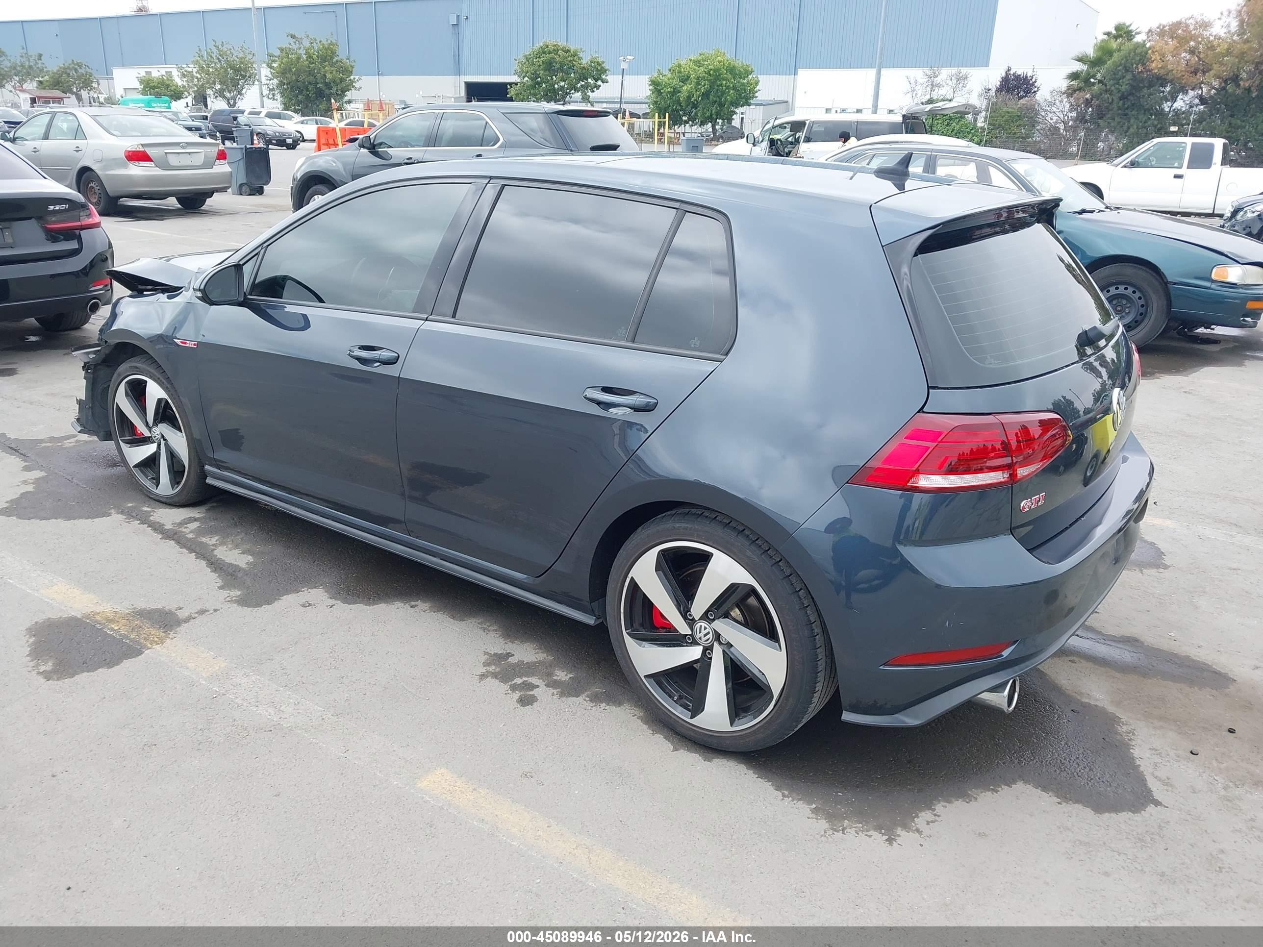 VOLKSWAGEN GOLF image 3