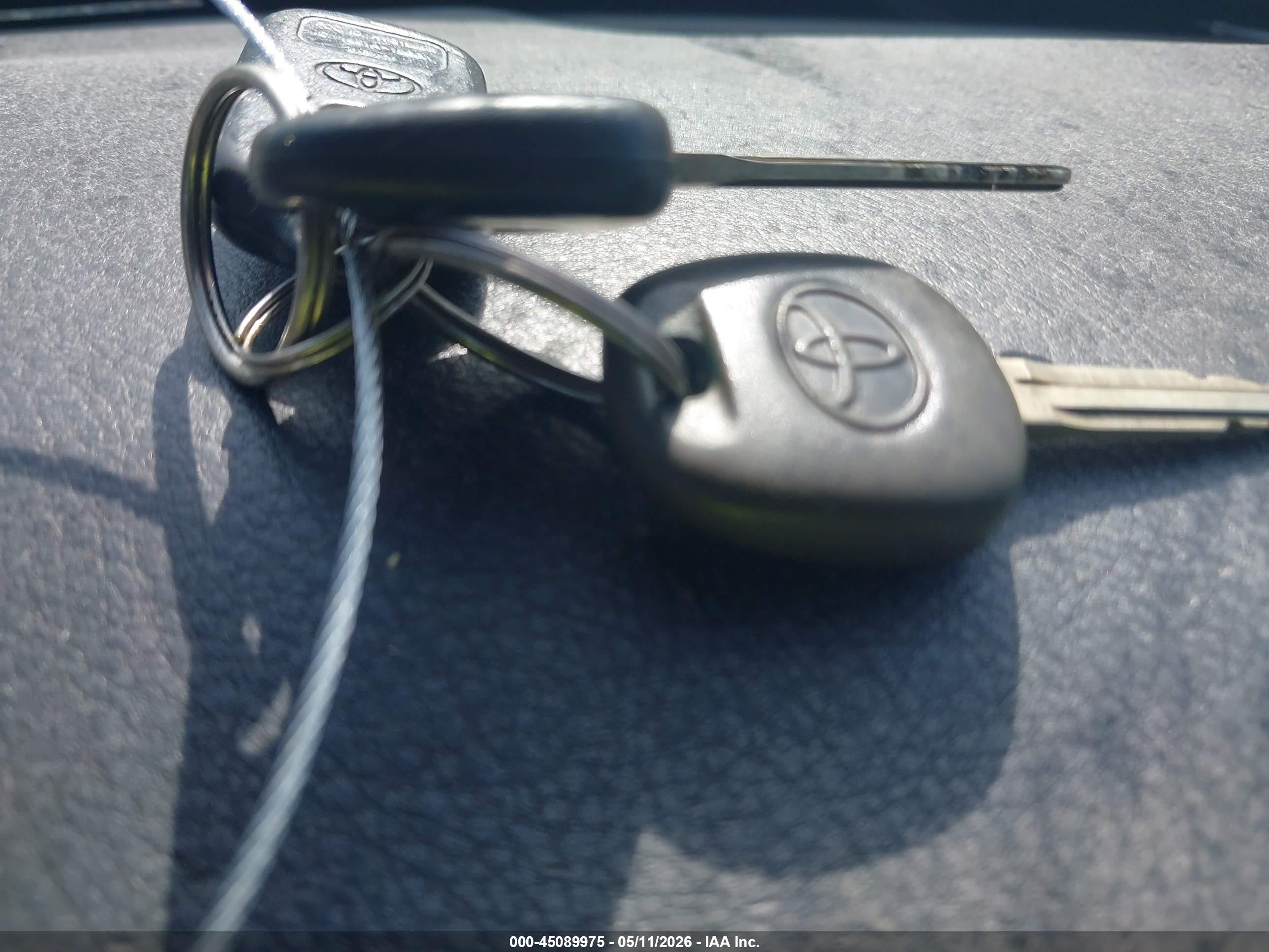 TOYOTA 4RUNNER image 11