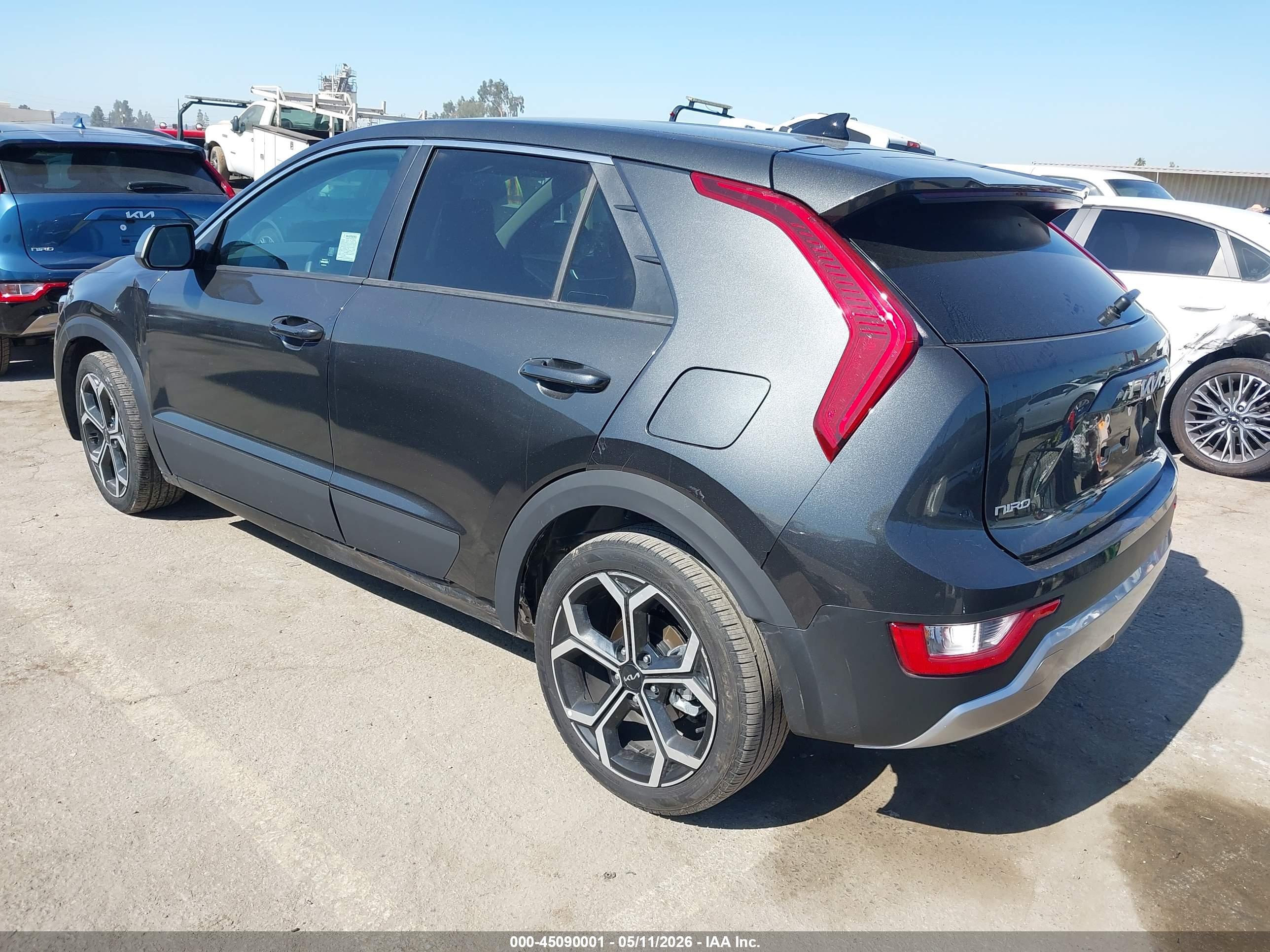 KIA NIRO image 3