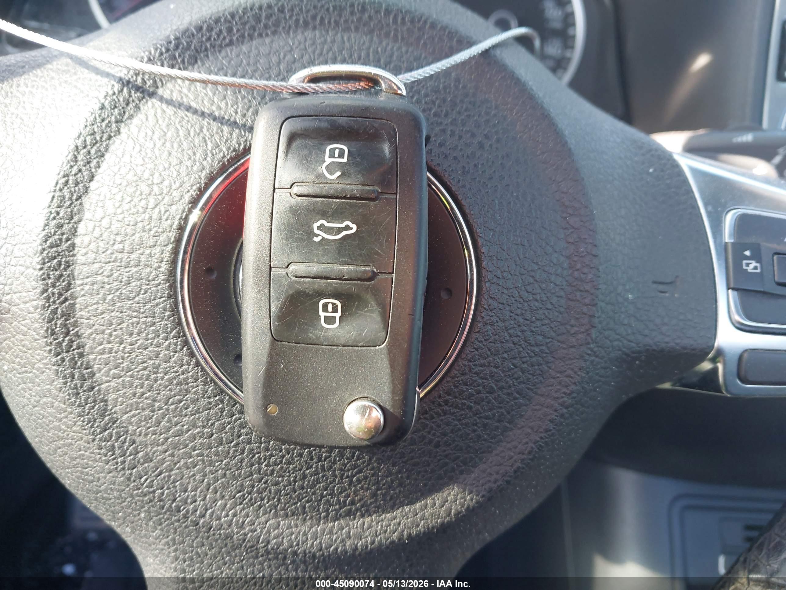 VOLKSWAGEN TIGUAN image 11