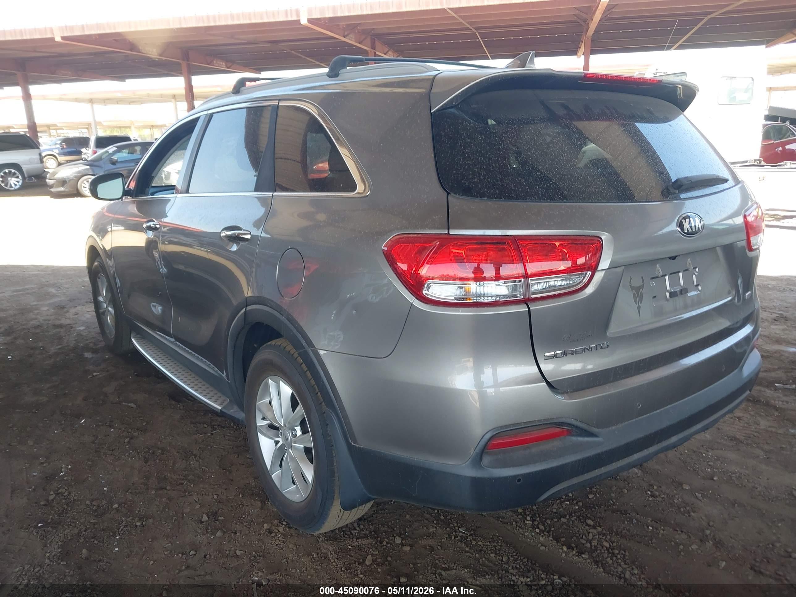 KIA SORENTO image 3