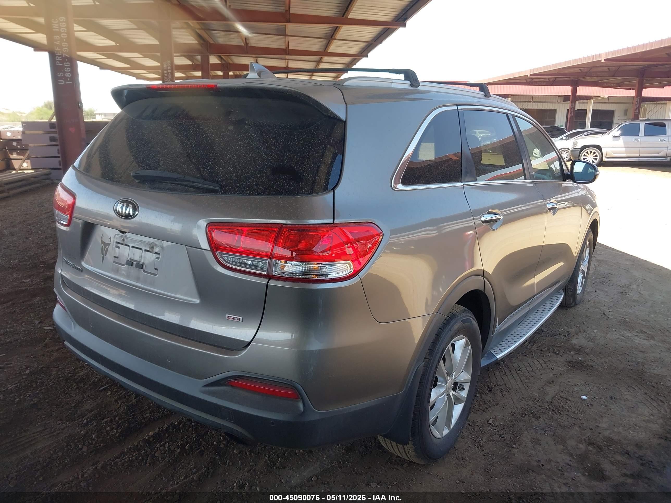 KIA SORENTO image 4