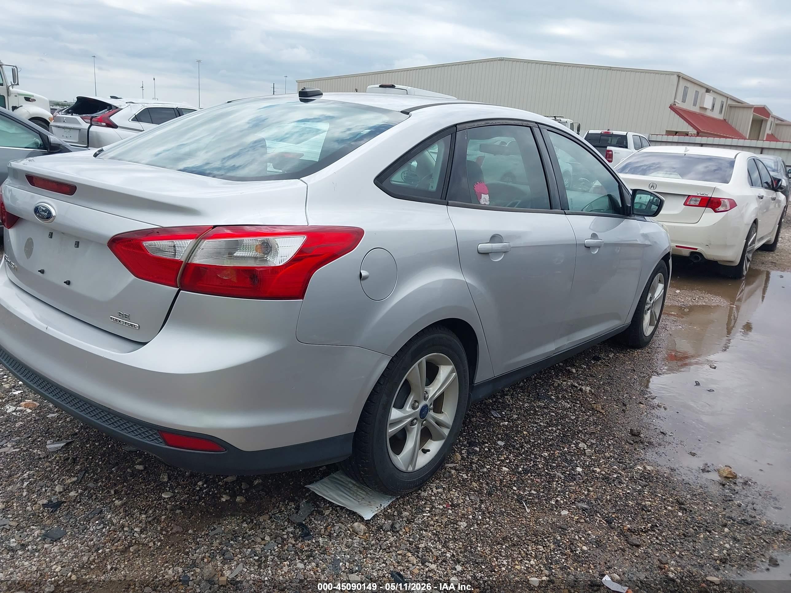 FORD FOCUS image 4