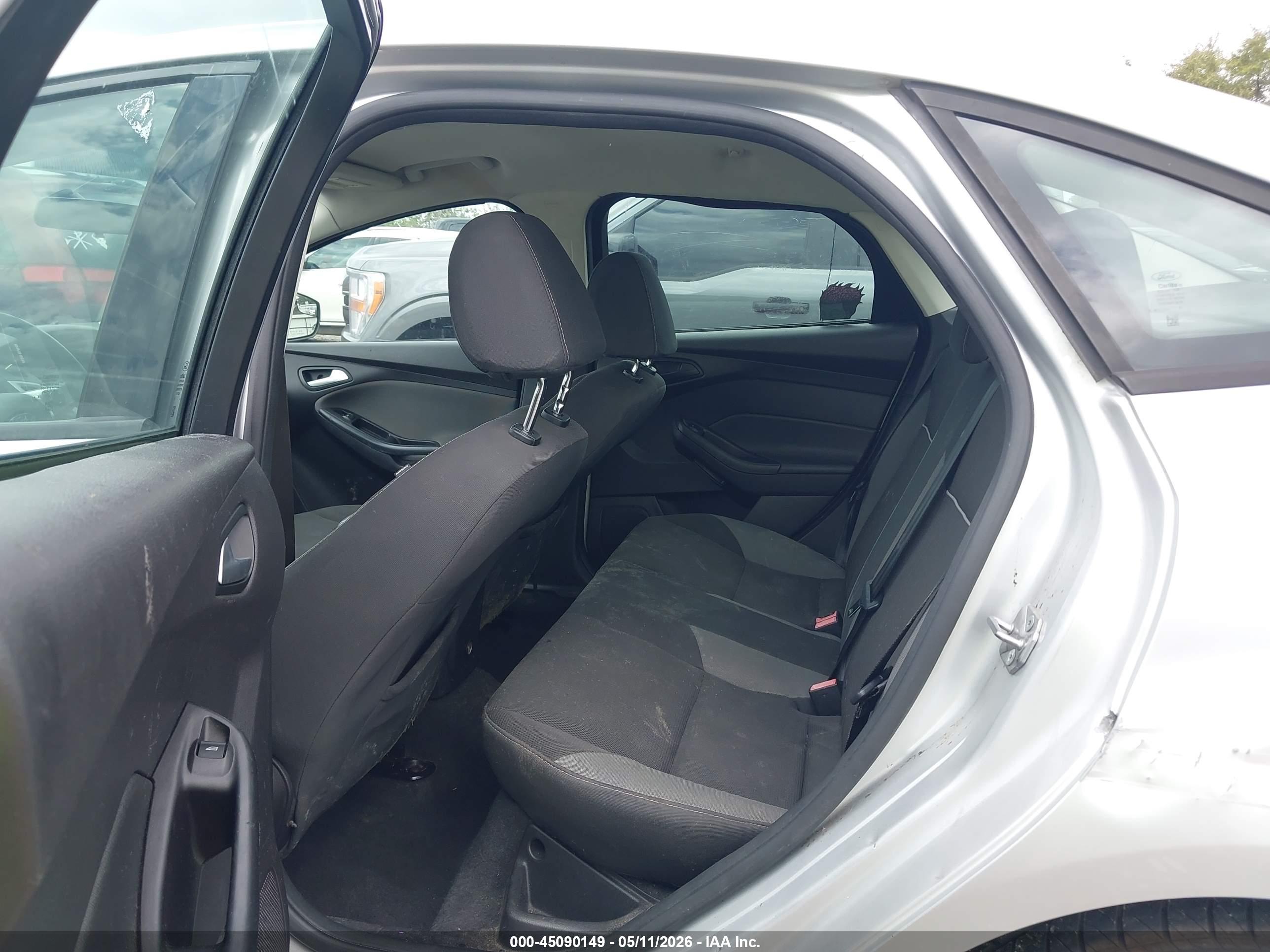 FORD FOCUS image 8