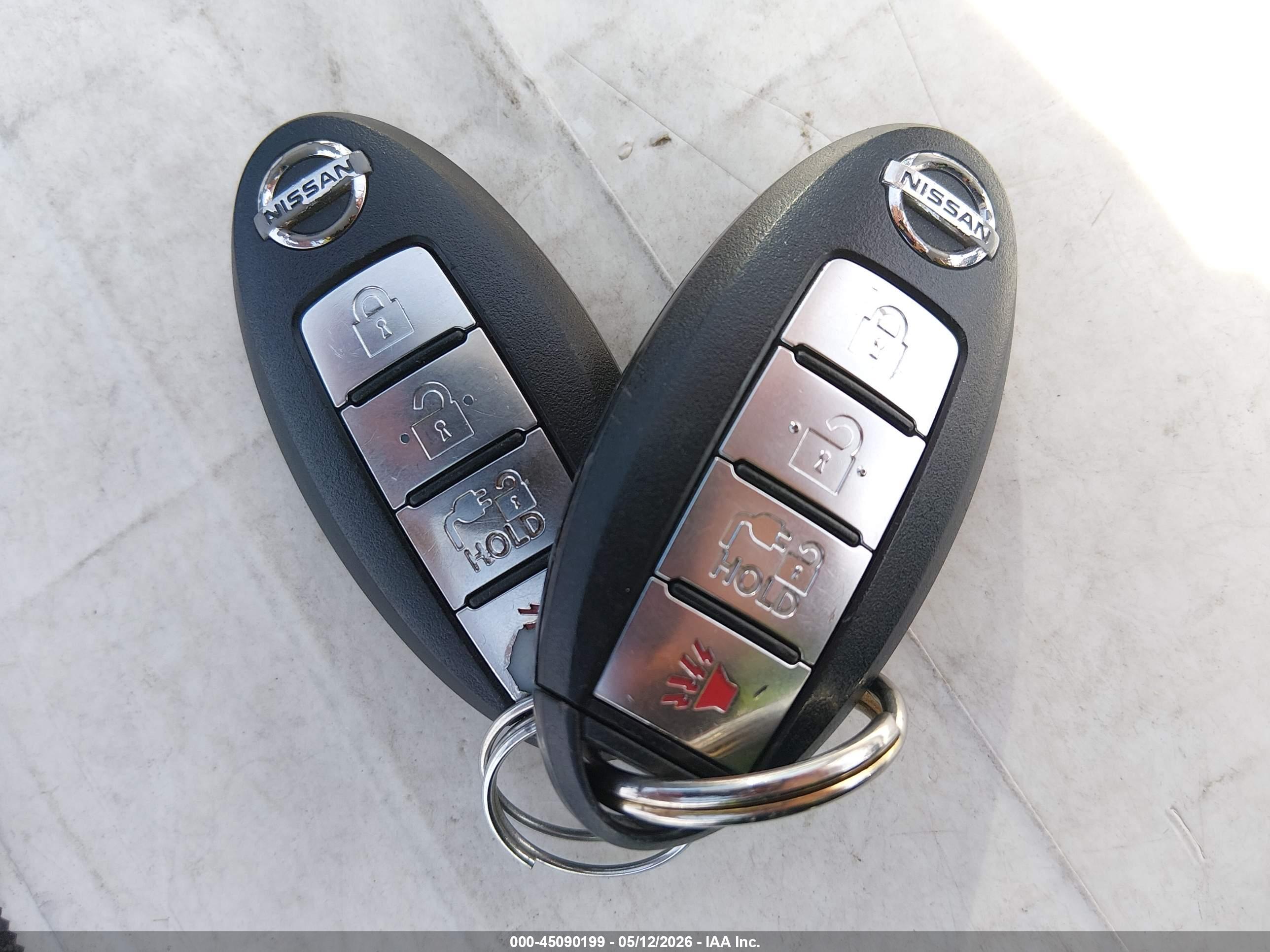 NISSAN LEAF image 11
