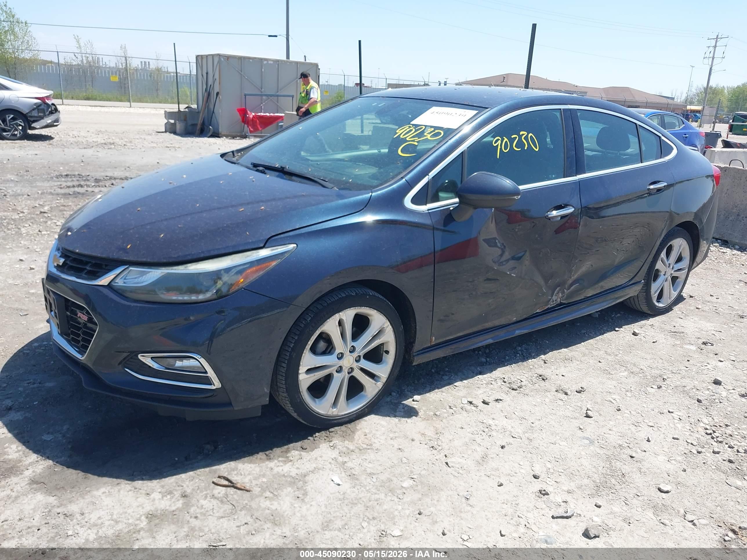 CHEVROLET CRUZE image 2