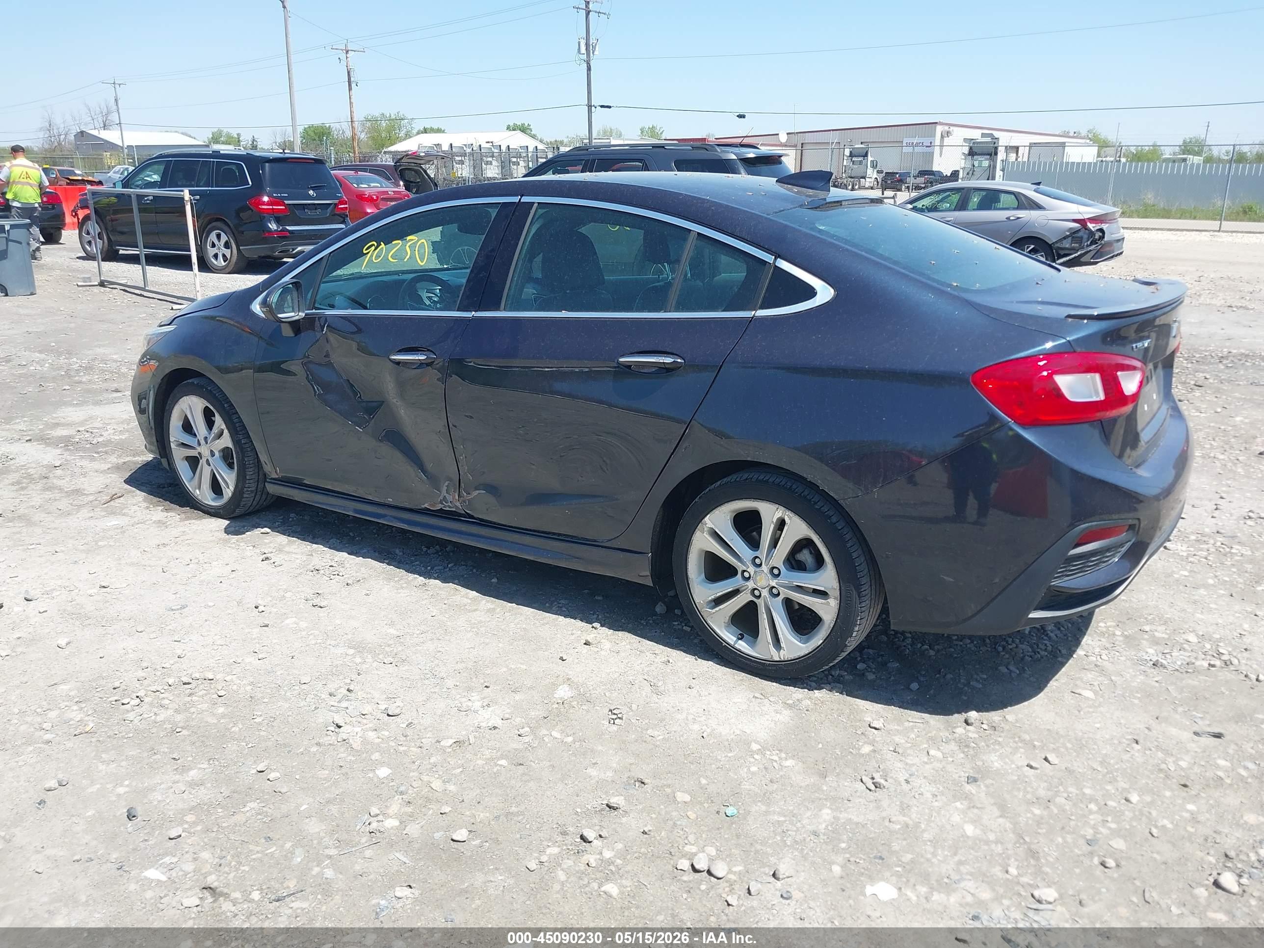 CHEVROLET CRUZE image 3