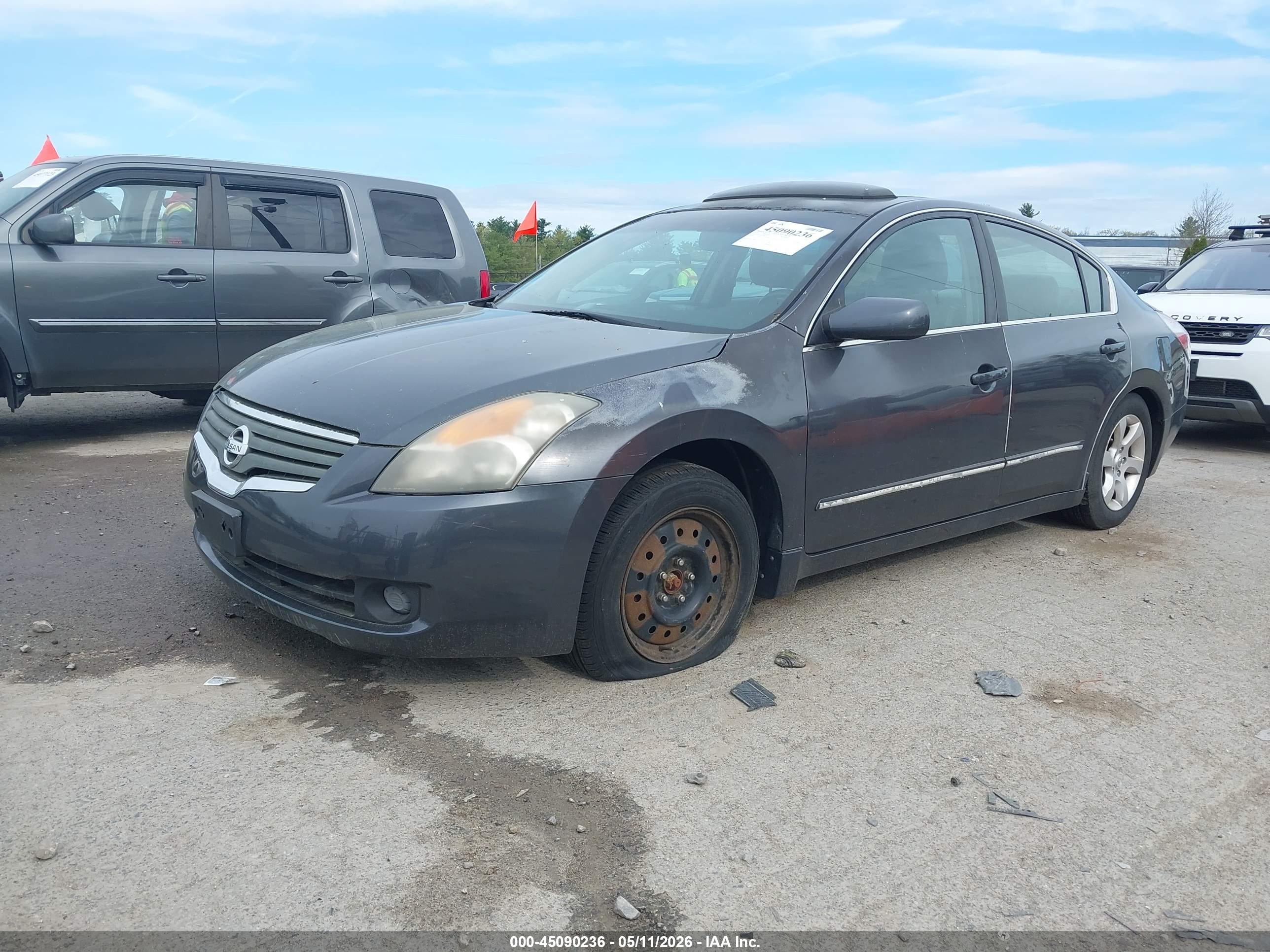 NISSAN ALTIMA image 2