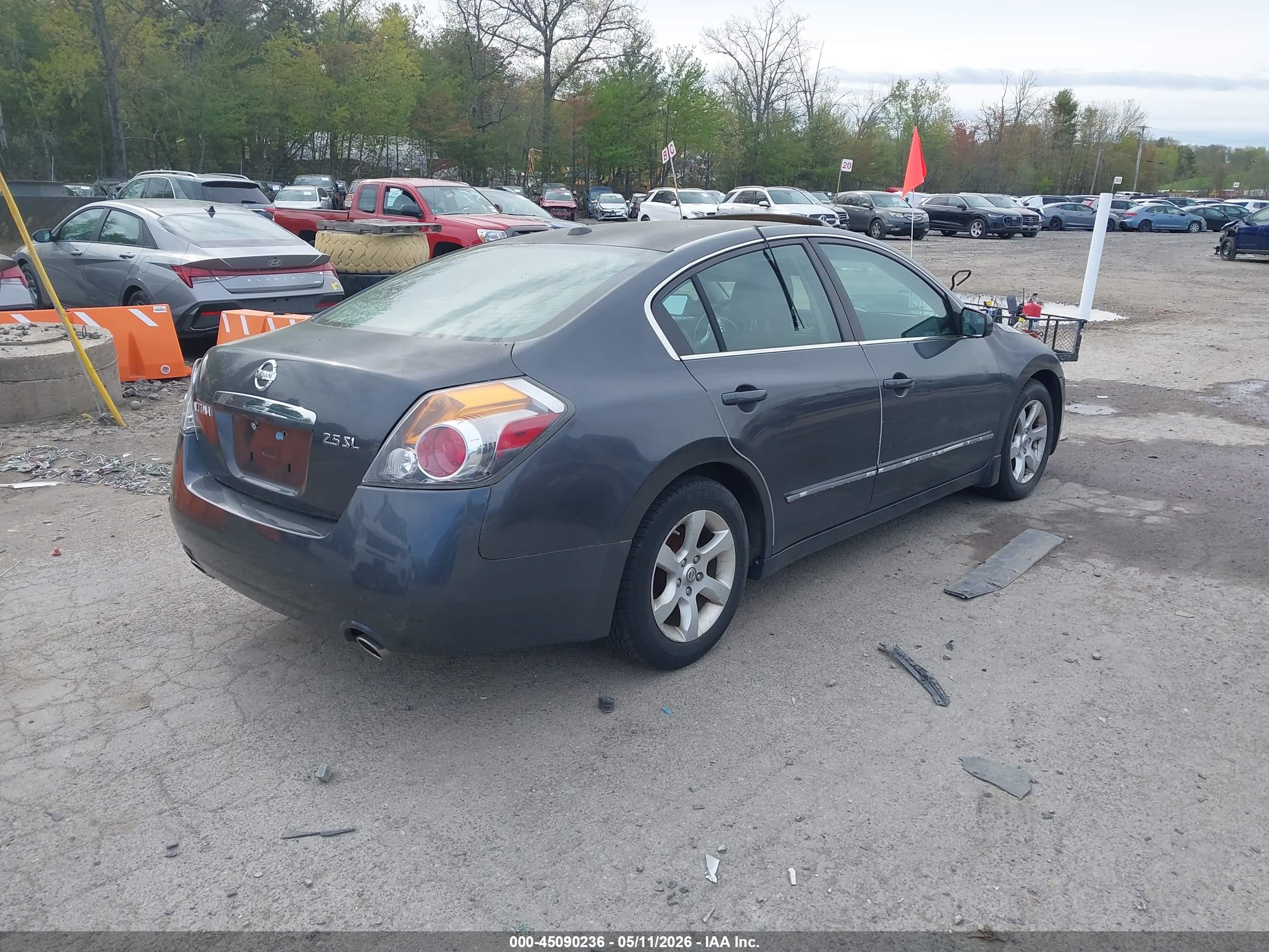 NISSAN ALTIMA image 4