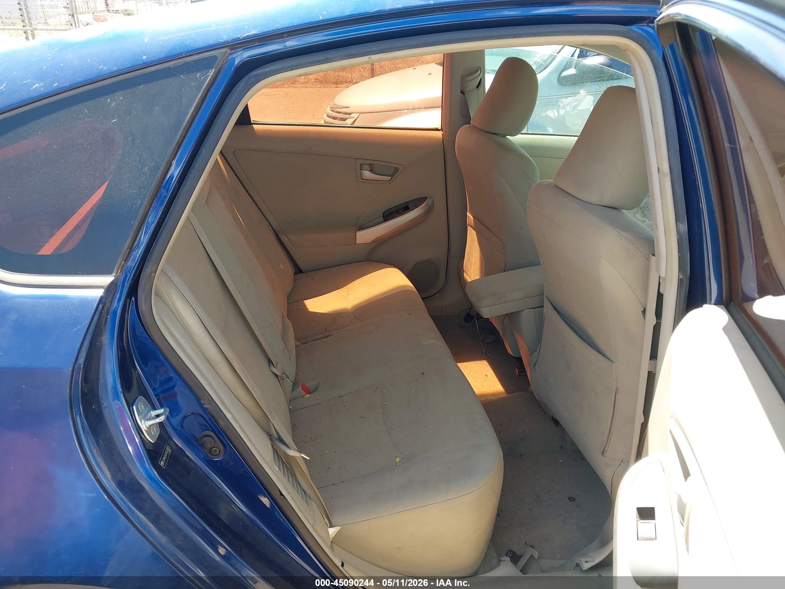 TOYOTA PRIUS image 8