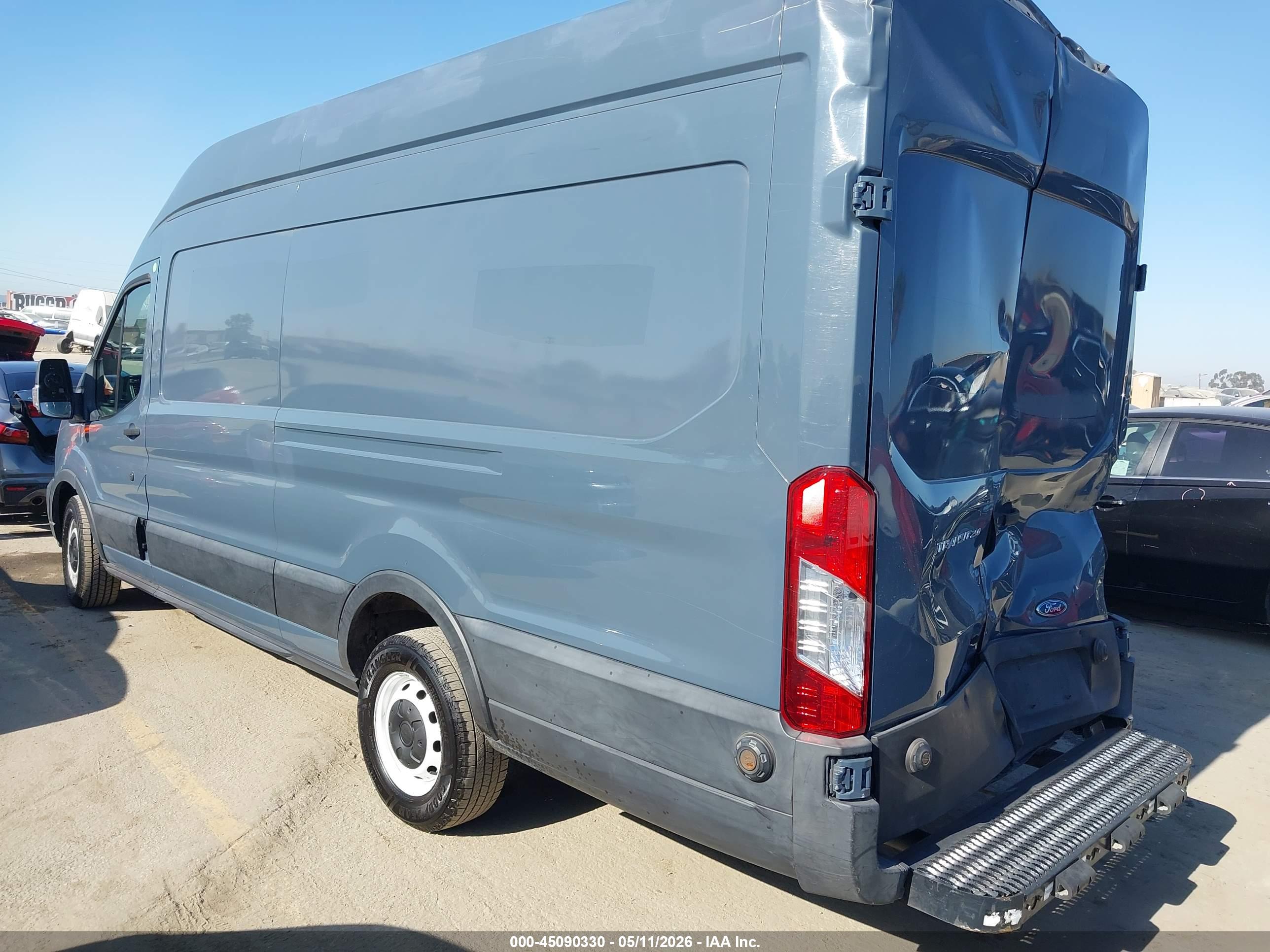 FORD TRANSIT-250 image 3