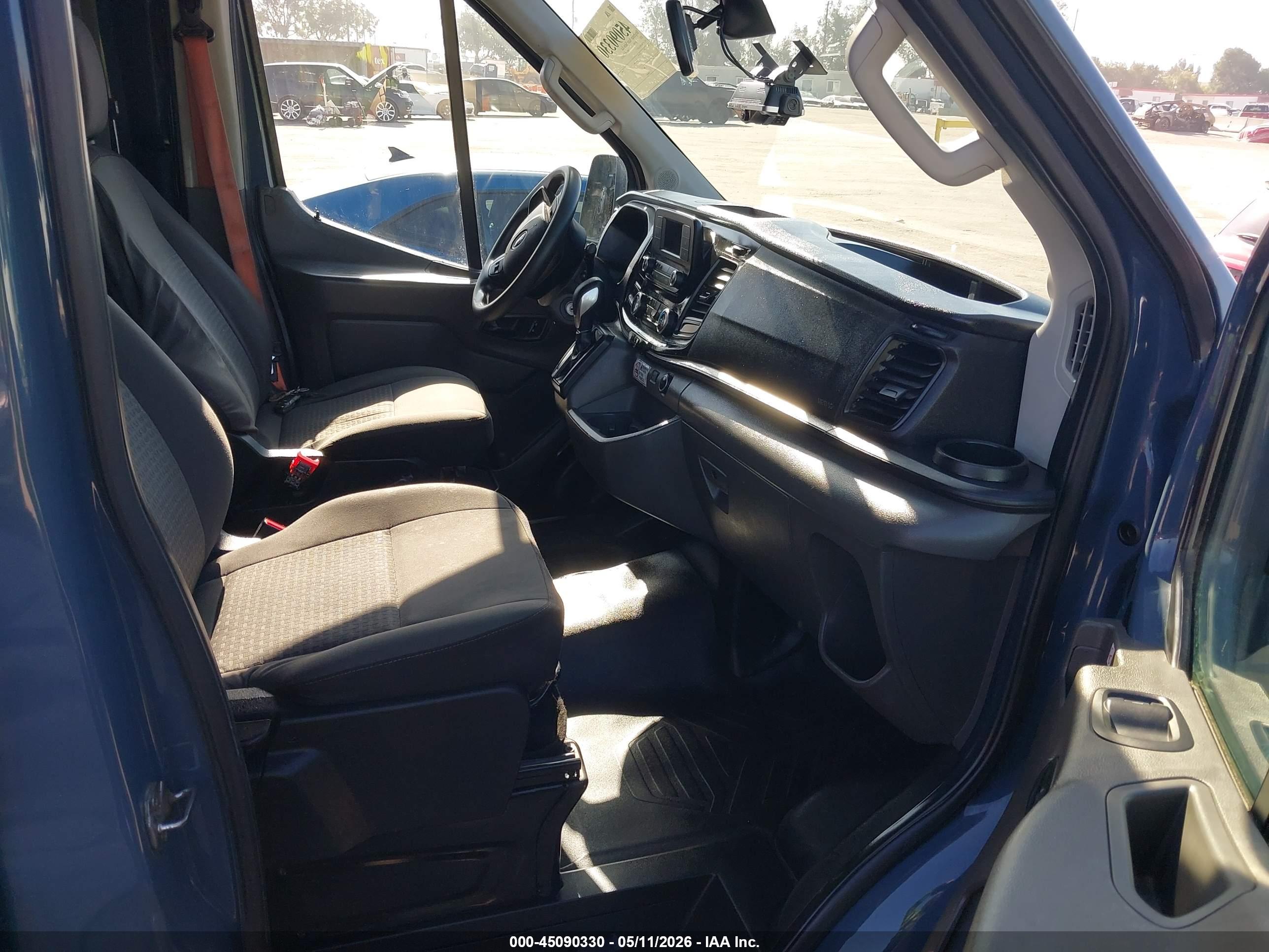 FORD TRANSIT-250 image 5