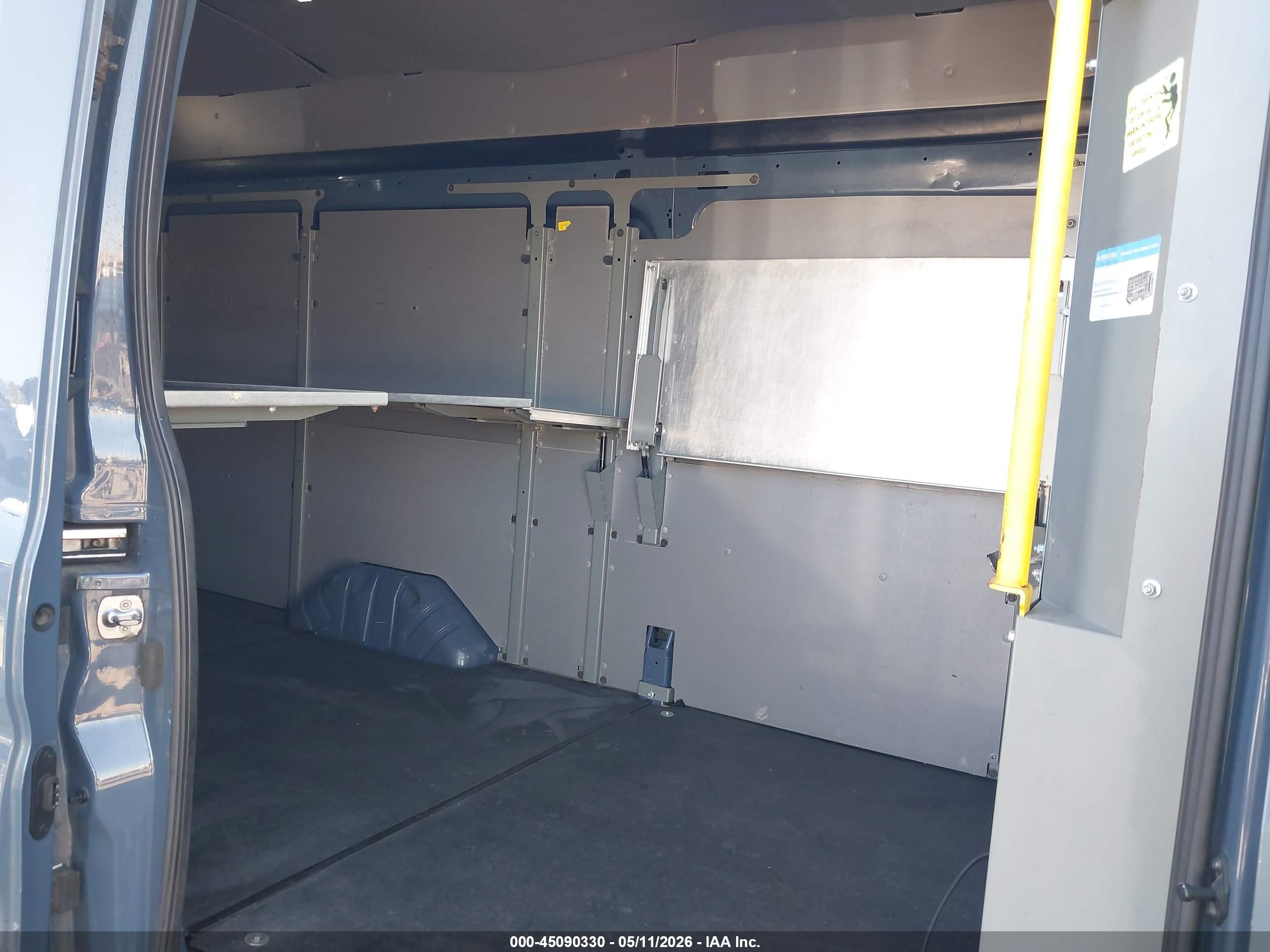 FORD TRANSIT-250 image 8
