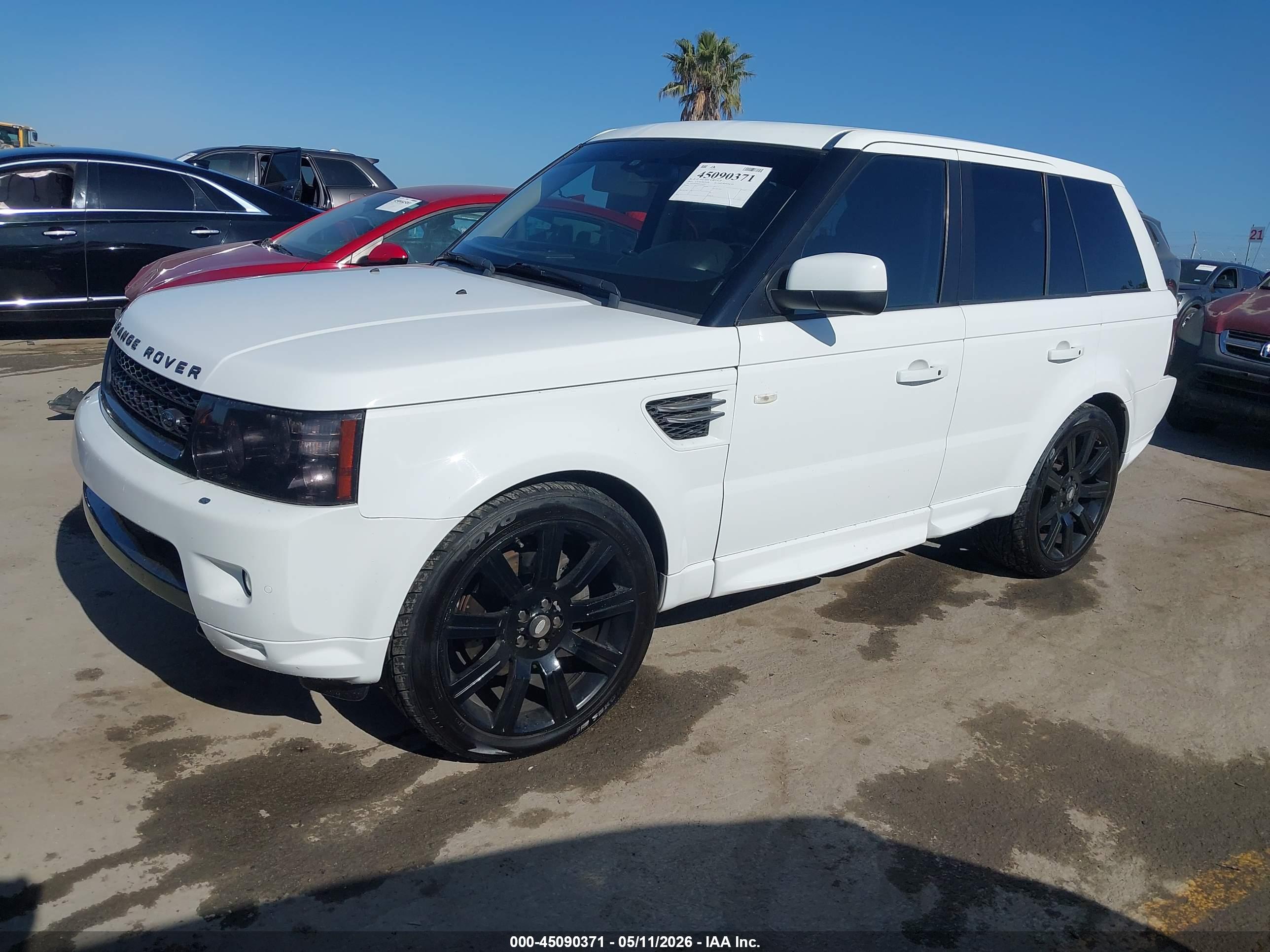 LAND ROVER image 2