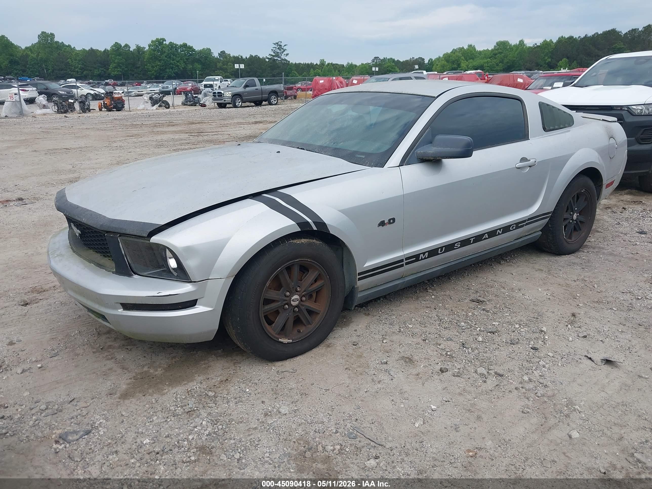 FORD MUSTANG image 2