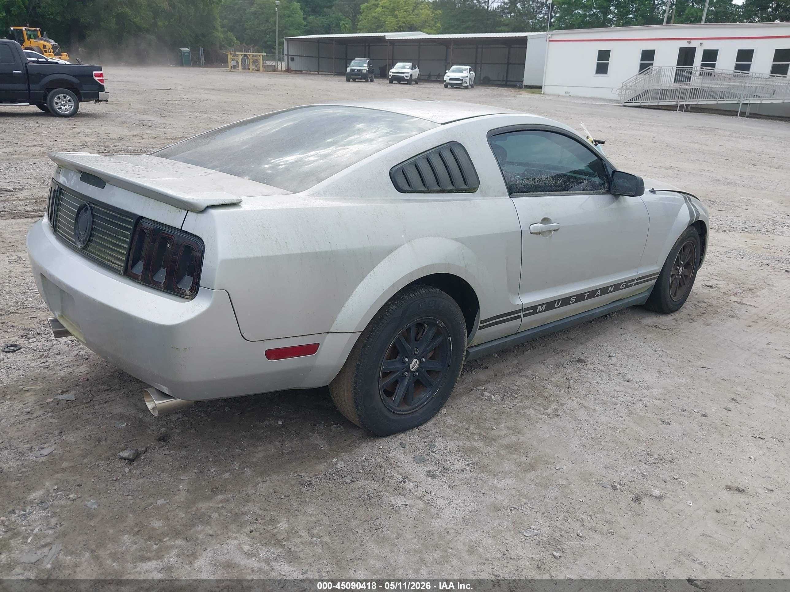 FORD MUSTANG image 4