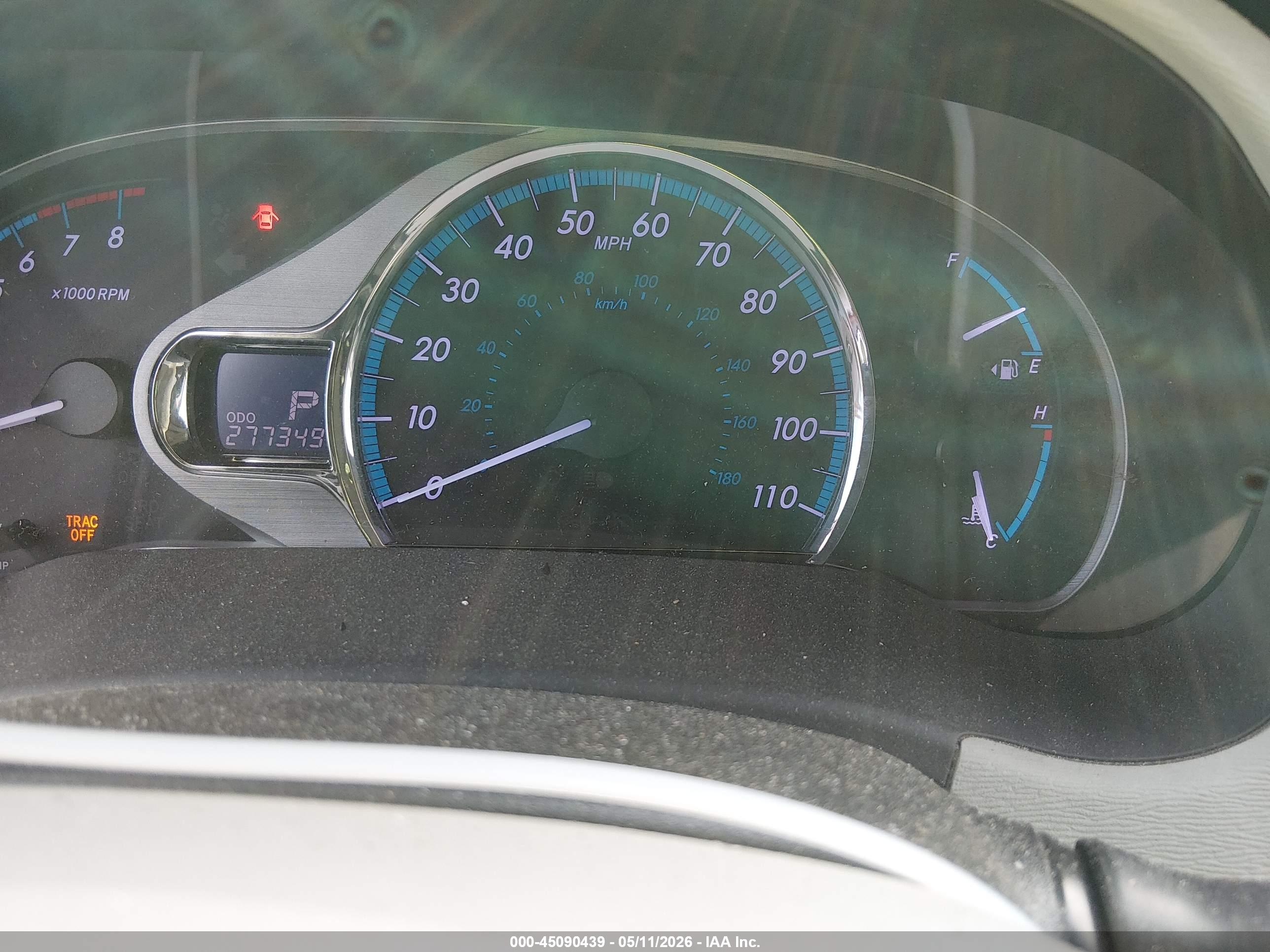TOYOTA SIENNA image 7