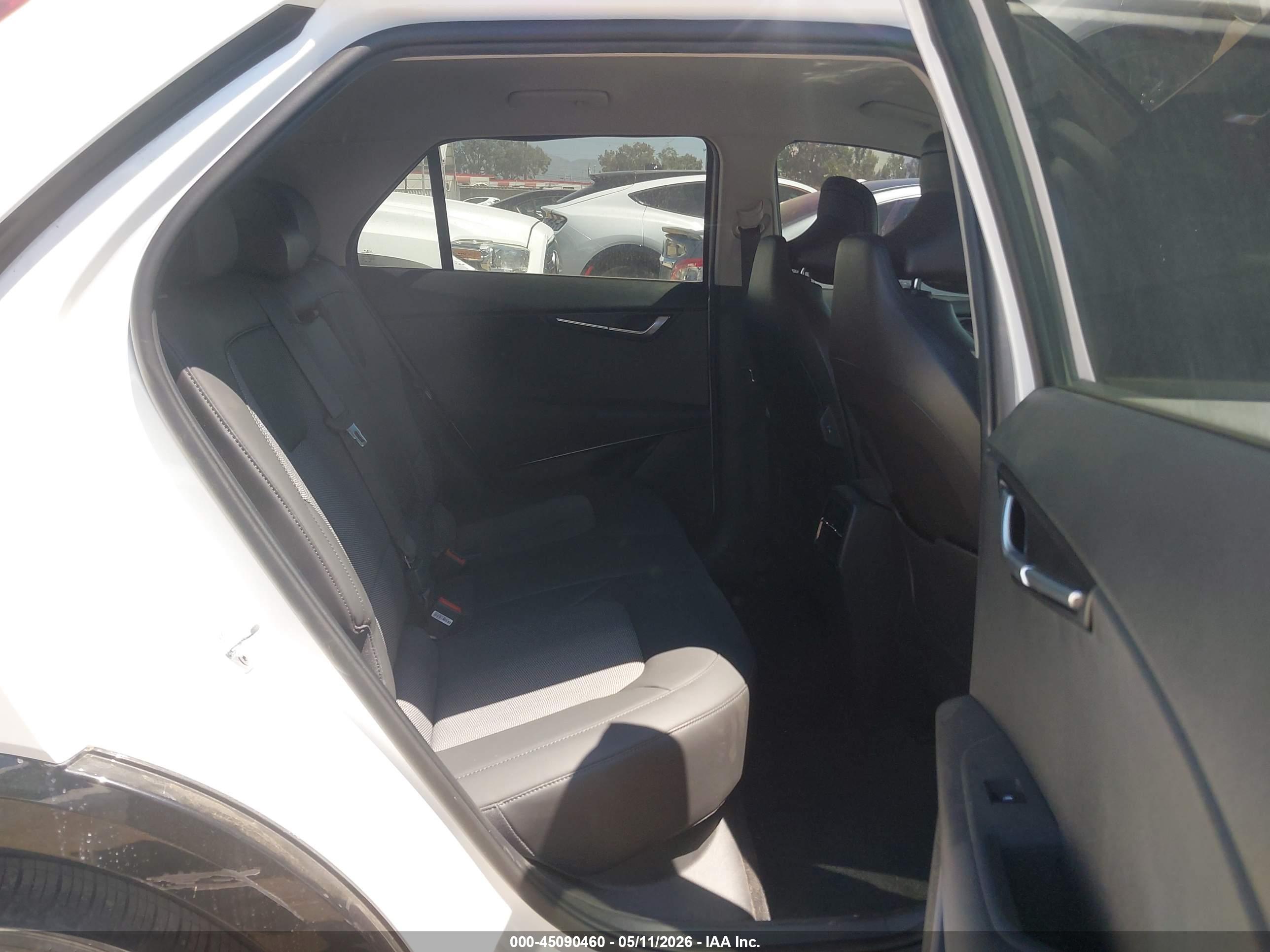 KIA NIRO image 8