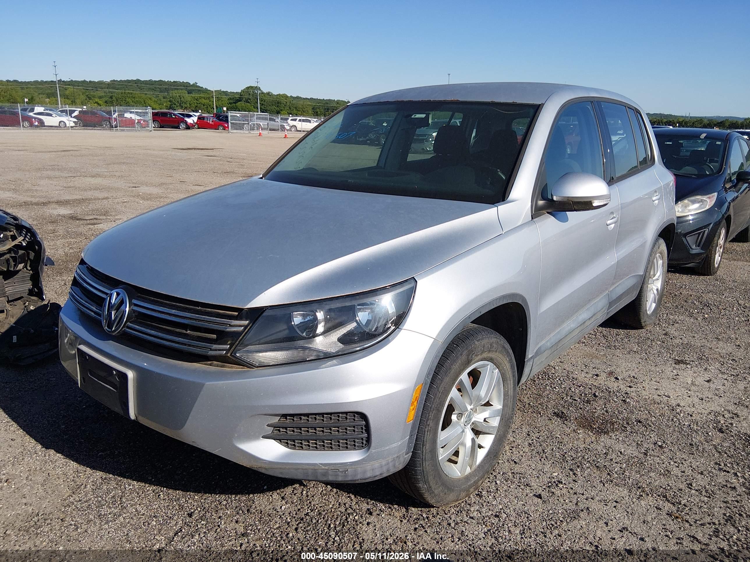 VOLKSWAGEN TIGUAN image 6