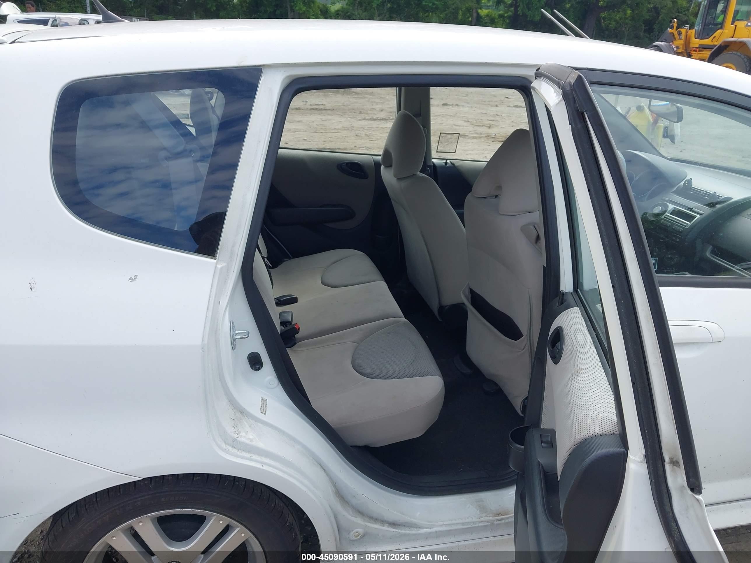 HONDA FIT image 8