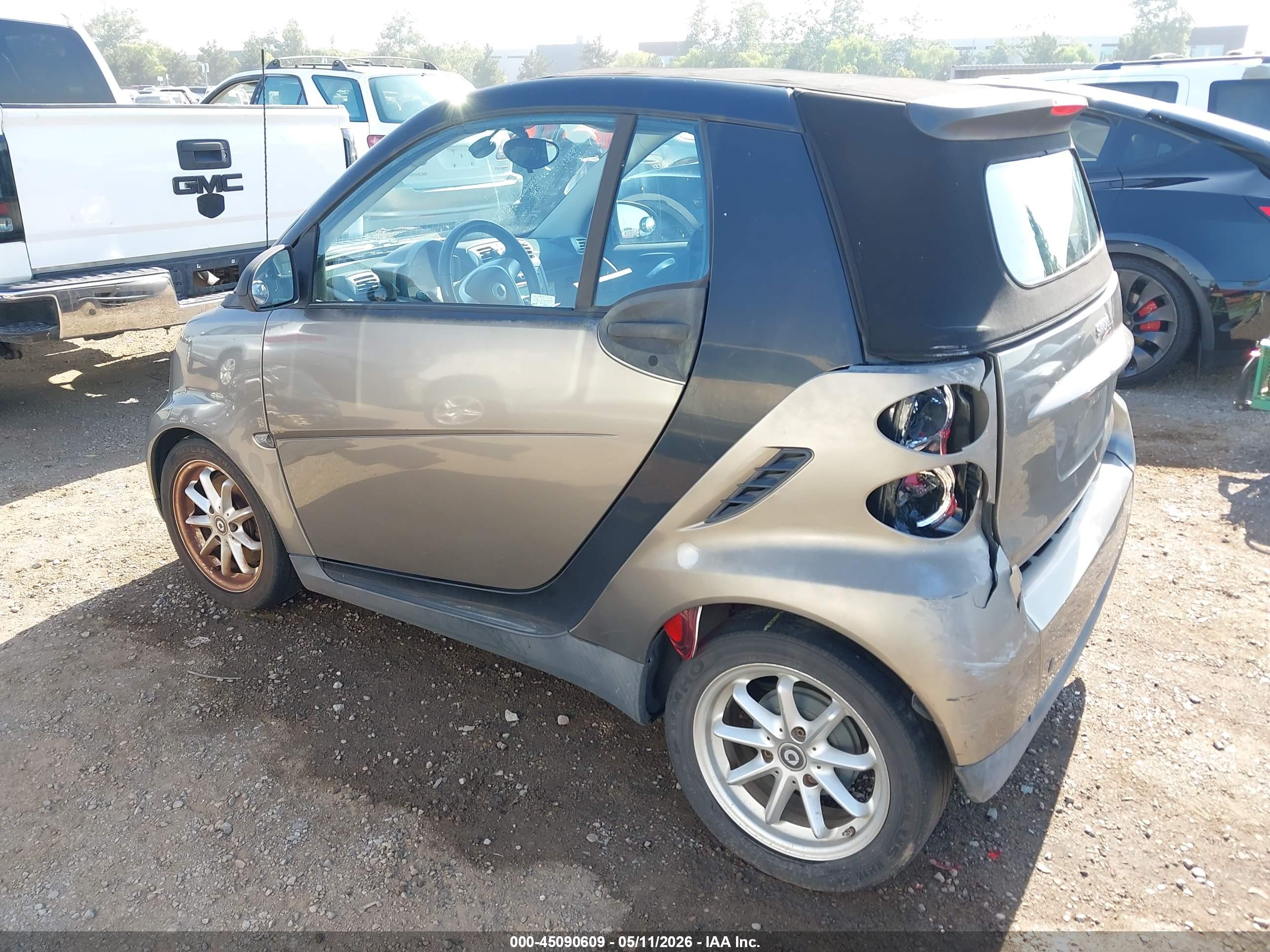 SMART FORTWO image 3