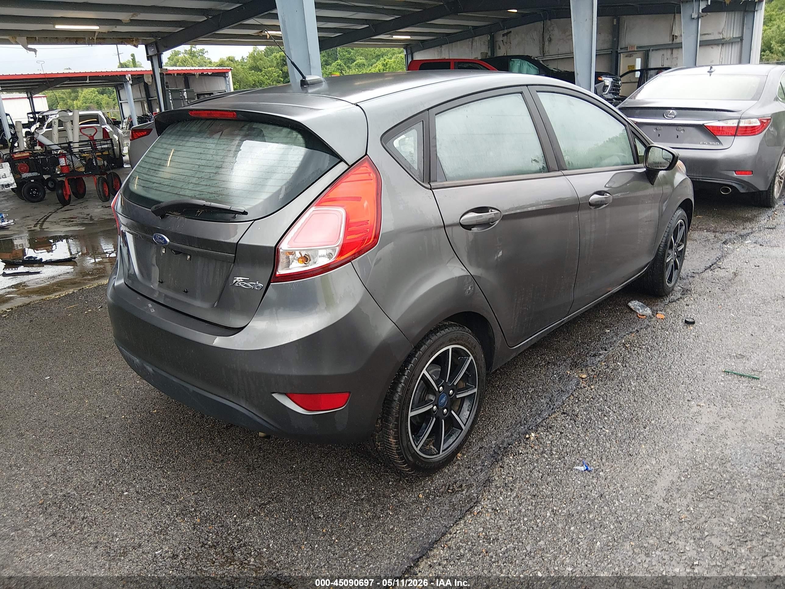 FORD FIESTA image 4