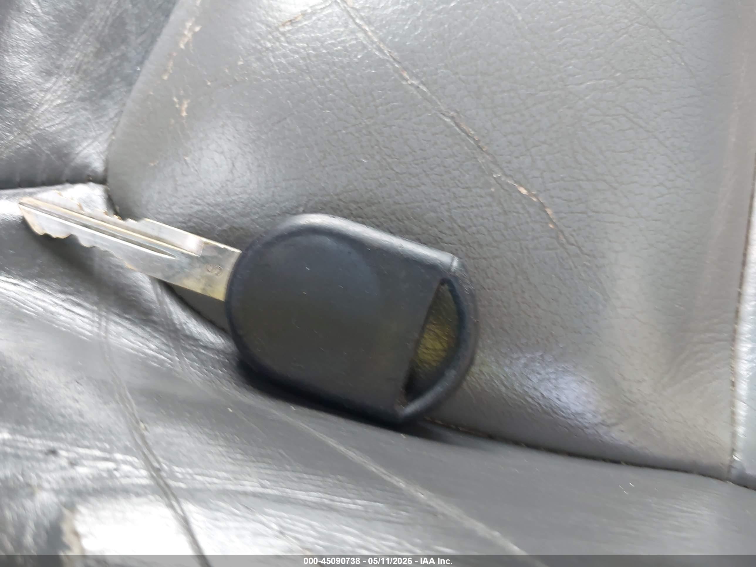 FORD EXPLORER image 11