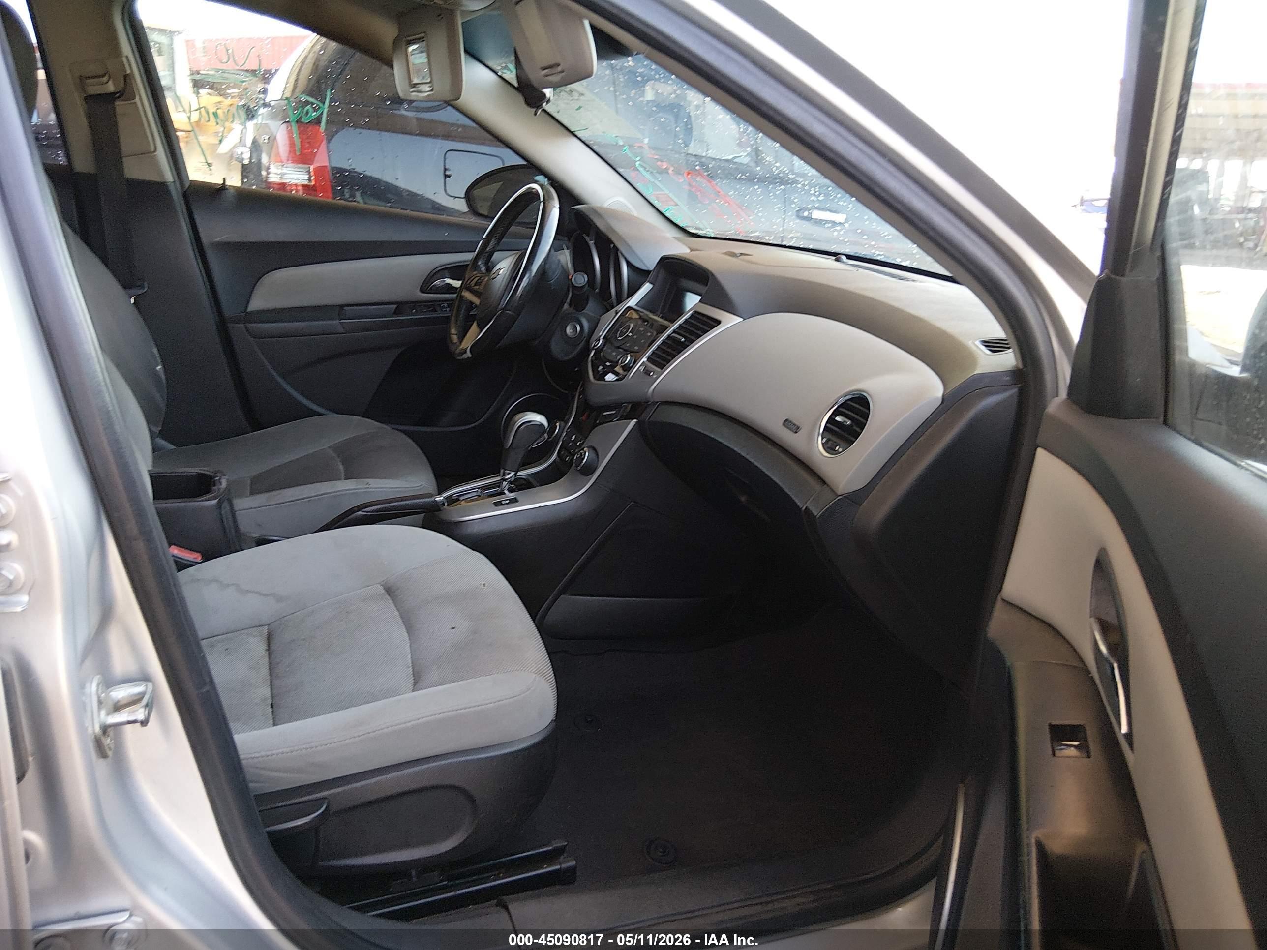 CHEVROLET CRUZE image 5