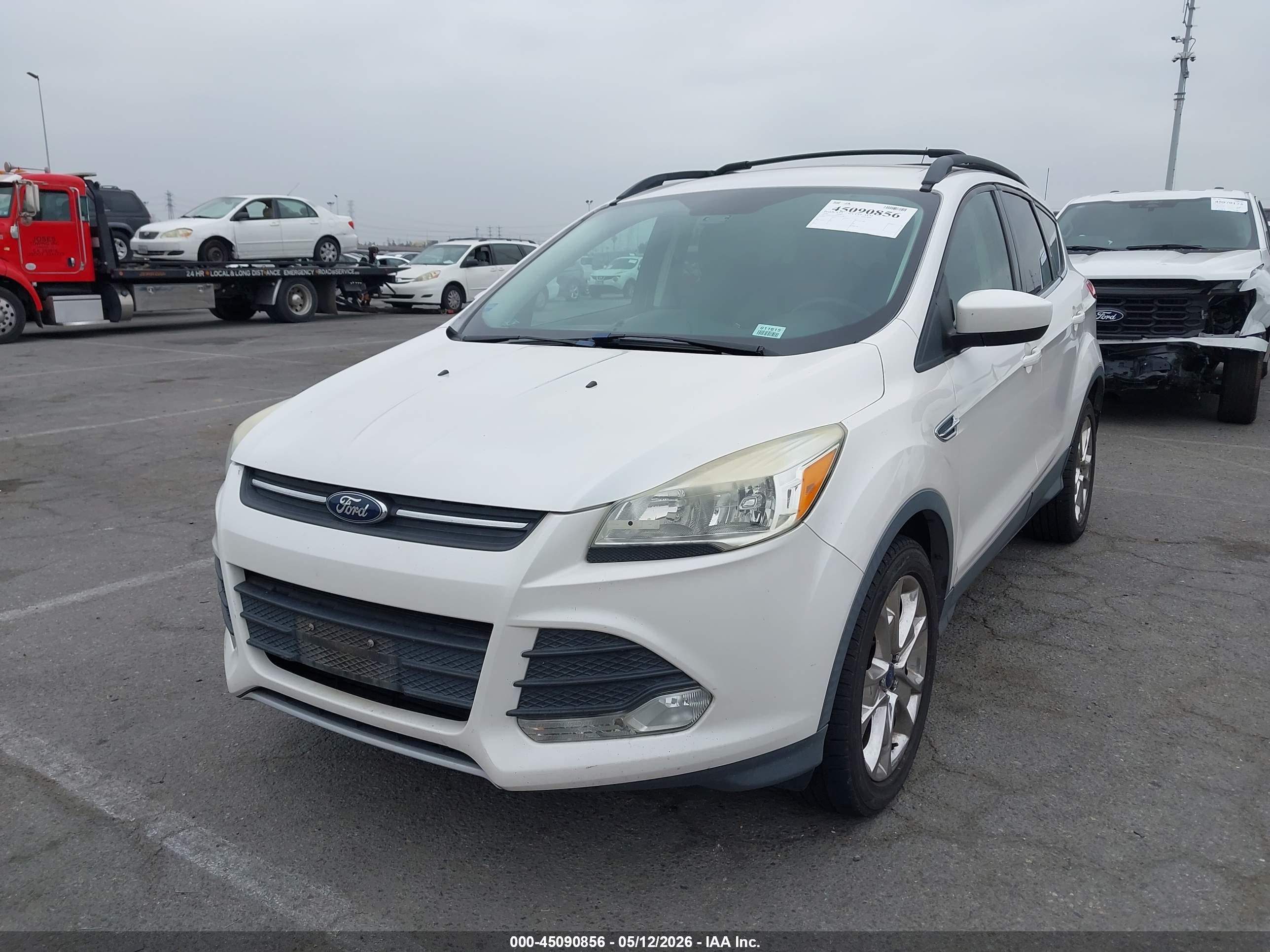 FORD ESCAPE image 2