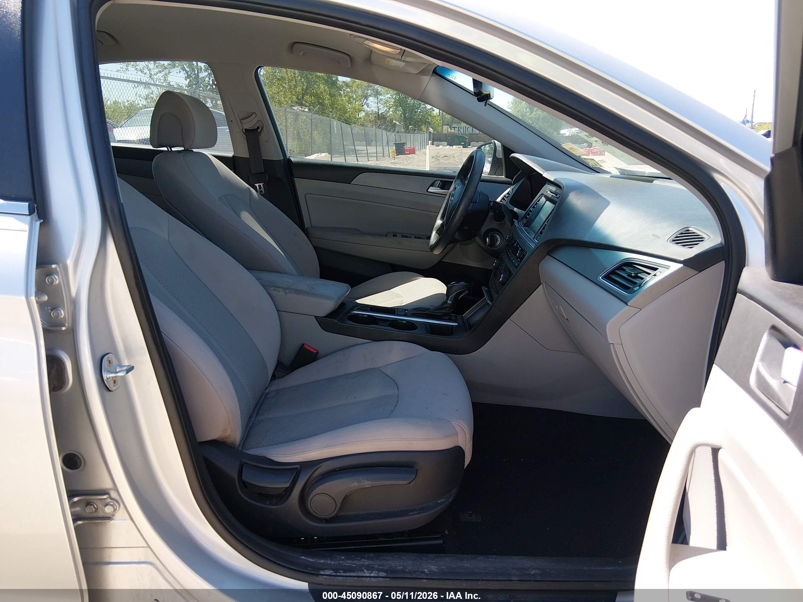 HYUNDAI SONATA image 5