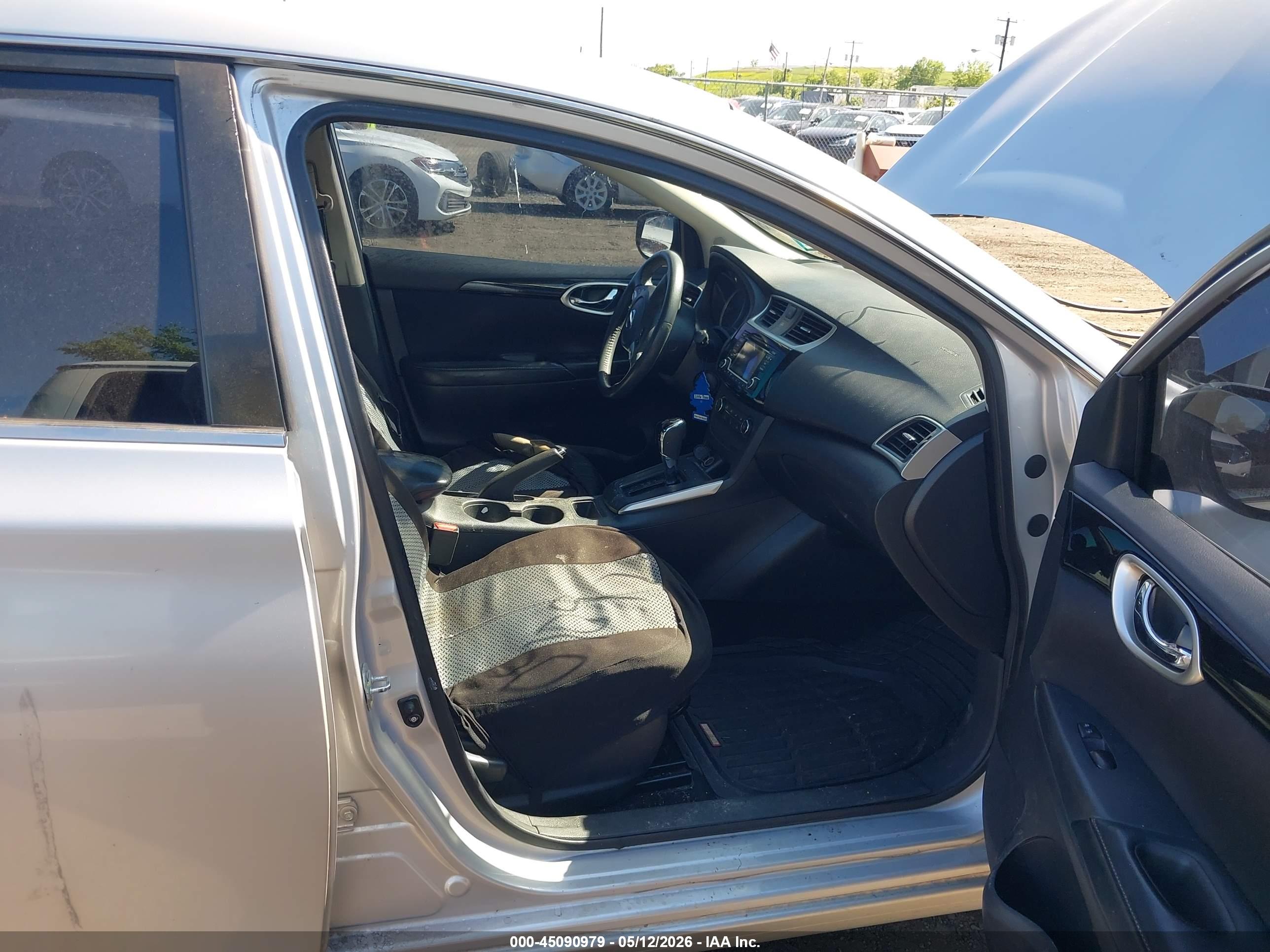 NISSAN SENTRA image 5