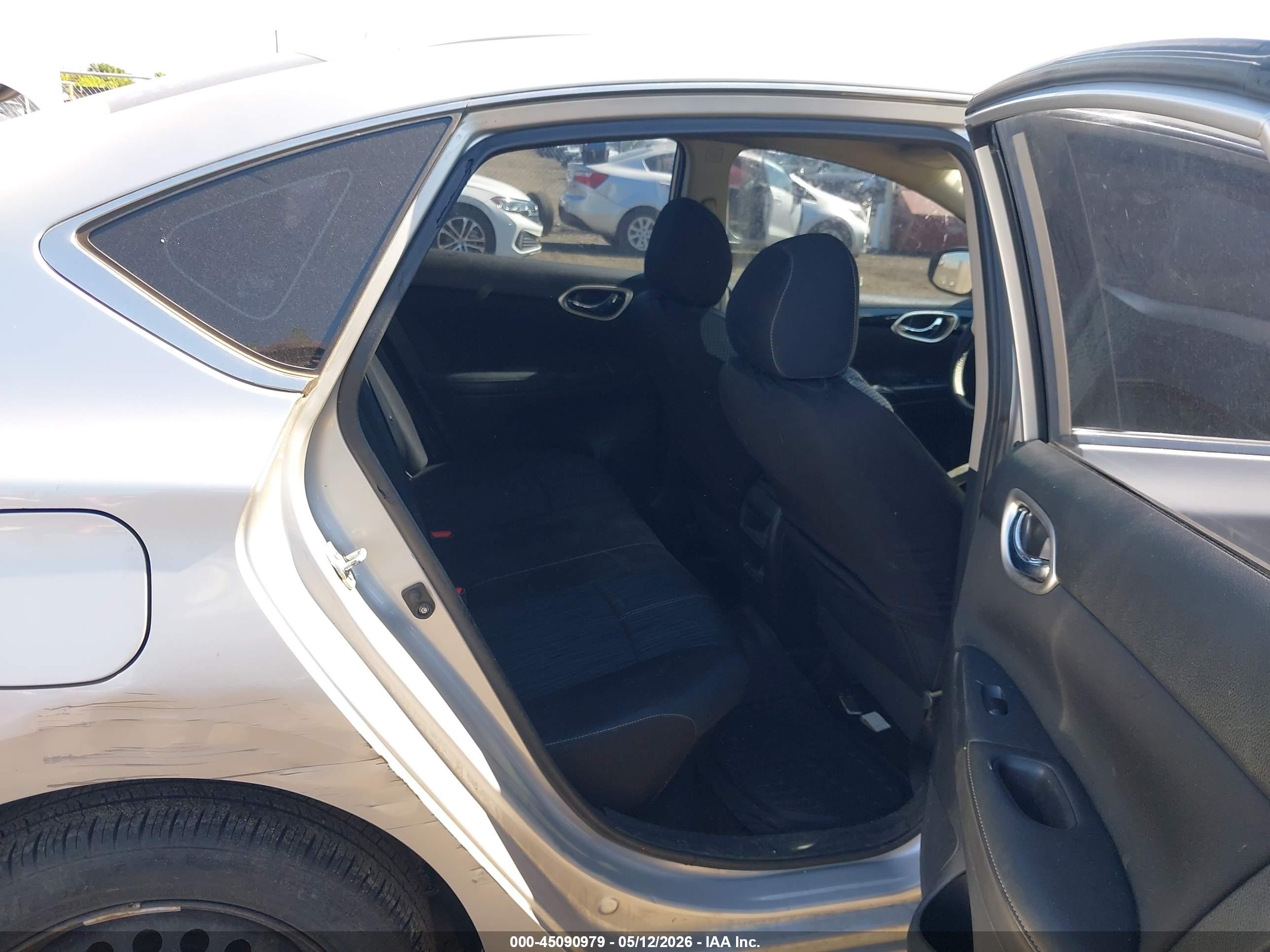 NISSAN SENTRA image 8