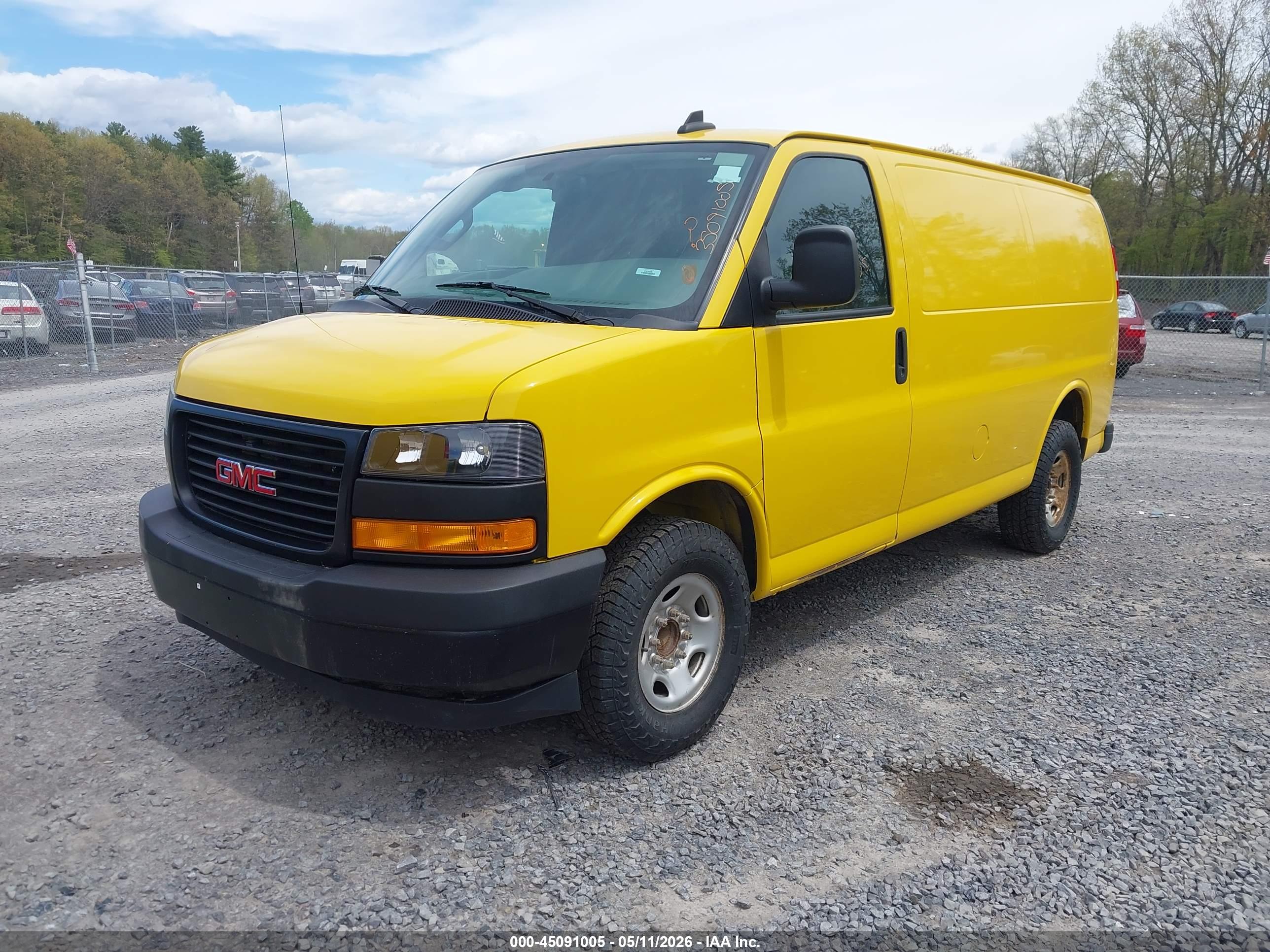 GMC SAVANA image 2