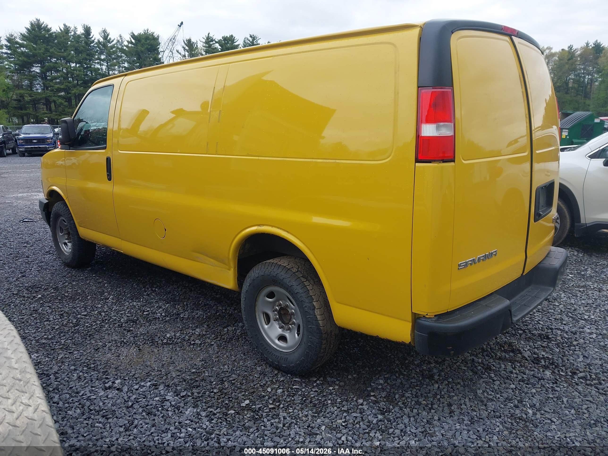GMC SAVANA image 3