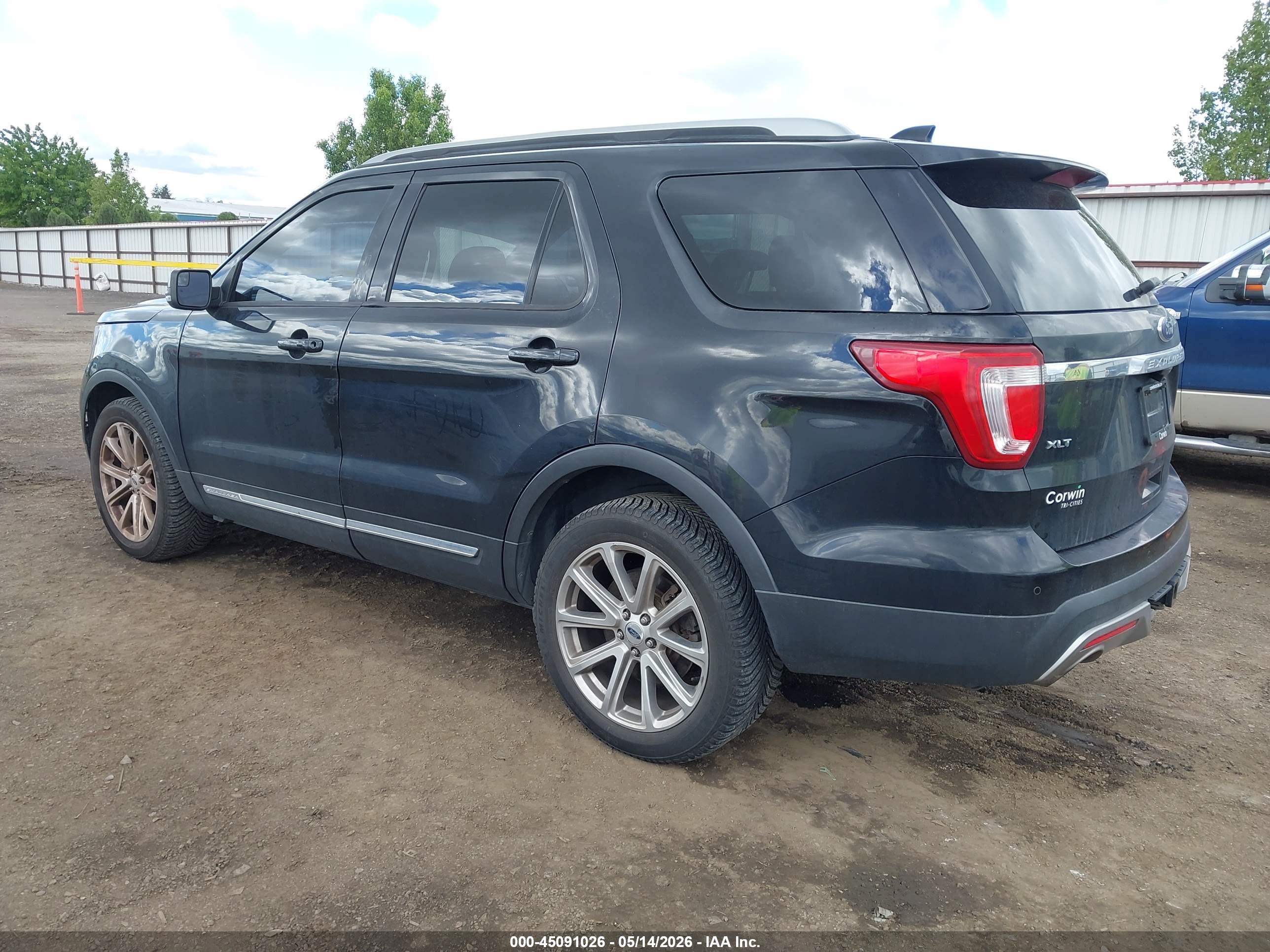 FORD EXPLORER image 3